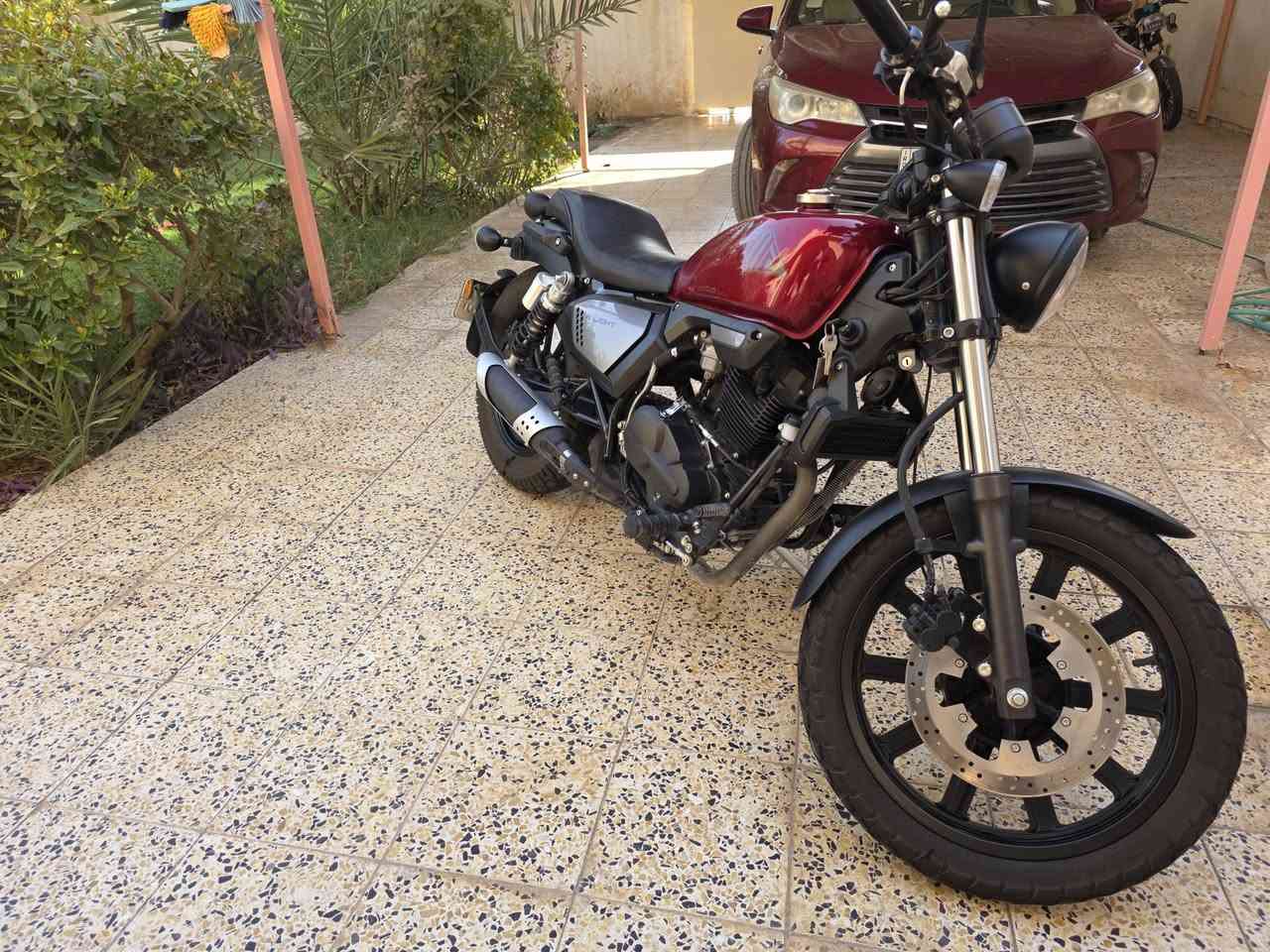 دراجة هارلي ايطالي 202 keeway K-Light (مرقم)
دراجة موديل 2025 نظيفة اخت الزيرو مرقمة، ماشيه 5836 كم (قابل للزيادة)

تحويل ثاني يوم وشوكت ميعجبك

دراجة استخدام للدوام والطلعات الونسة فقط ما متعوبه ولا راكضه ويا خيل الحمزة مثل ما واضح بالصور

محرك 200cc نظام تبريد زيت مناسب للسفر والمسافات الطويلة

بيها بطيخة حجر بيئة + نظام البريك دسكات + تانكي ١٢ لتر وبيها امكانيه تعديل غير متناهيه

التواصل والاستفسار على الرقم حصراً 
لا تعليقات ولا خاص

***********
