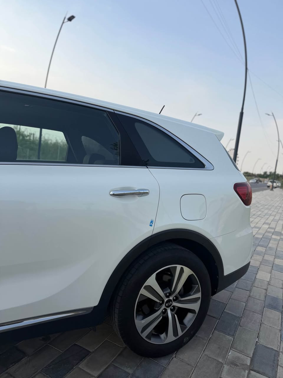 � للبيع كيا سورينتو 2019 خليجي 

🚘 موديل 2019 – 7 راكب
🔹 مكينة 2400
🔹 رقم أربيل
🔹 السيارة باسمي
🔹 كفالة عام
🔹 وارد خليجي
🔹 السيارة بيها ، دحجه بسيطه بالباب الخلفي السياره ماشيه 108 الف 
السعر 215 $
البصره دور ضباط 
*********** البصرة, العراق
