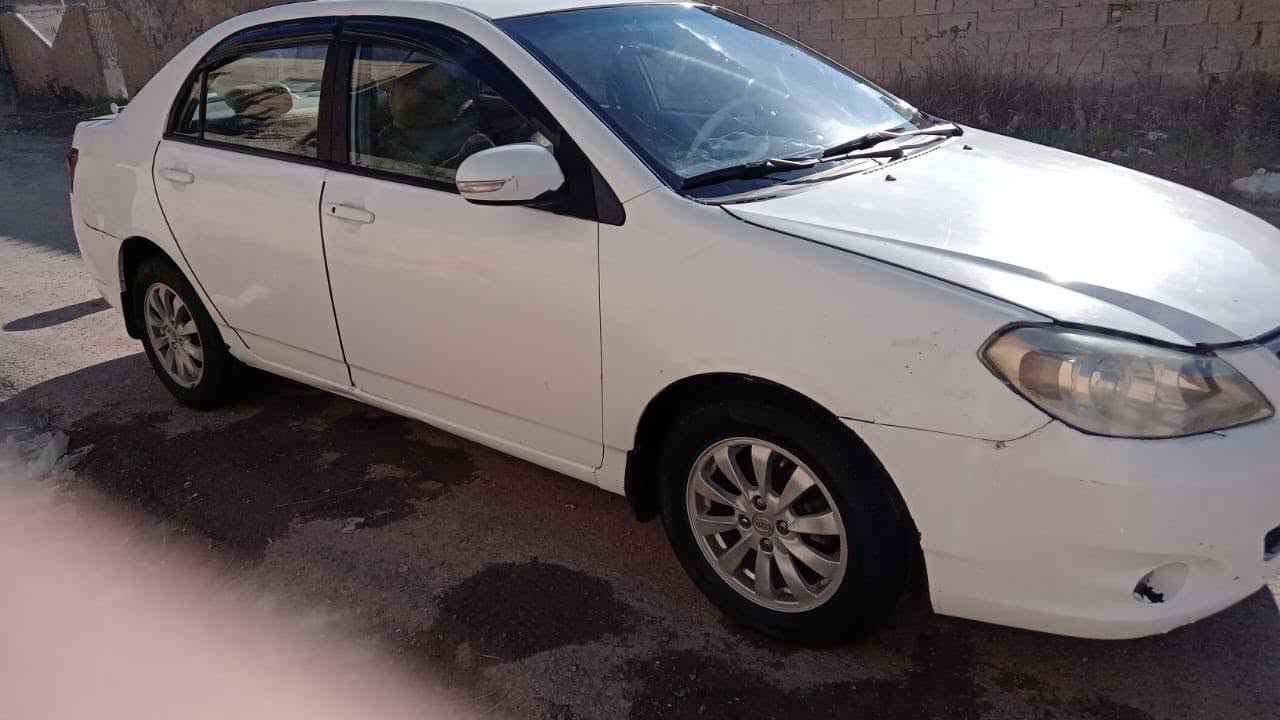 السلام عليكم سيارة بي واي دي جي 3 2014 رقم ديالى للبيع بسعر 40 $ وبيها مجال مكان بعقوبه فقط الشراي يتصل ع الرقم ***********
