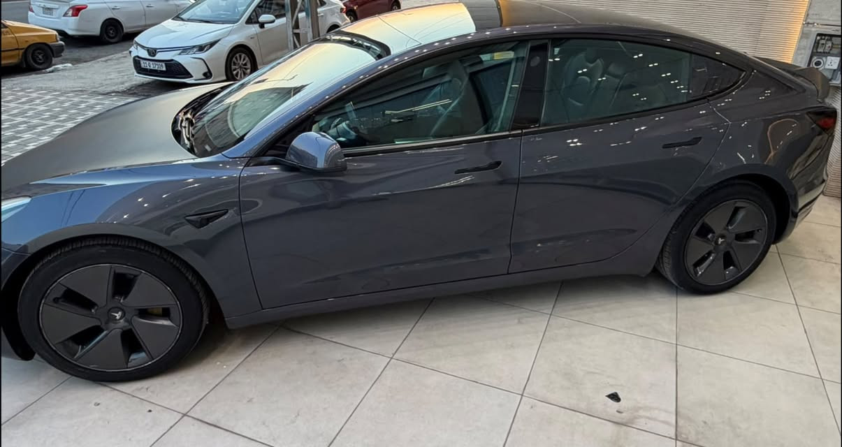 تيسلا 3 موديل 2023 ضررها جاملغ وبنيد وجاملغ ثاني ضربة سطحية مبدلات نفس اللون ماشية 77 الف كيلو مكانها بغداد مجمع الود السكني السعر 140 $ وبي مجال بسيط 
***********

