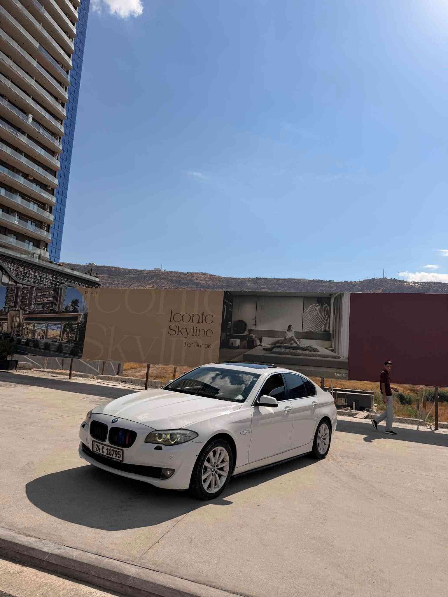 Bmw 2012 شركة عروش F10
بي ام ٢٠١٢ محرك ٦ سلندر نوزل قصير  بنزين مرغوب f10 
ماشية ٢٨٠km
خليجي داخل اصفر فول فول 
سيارة شركة عروش 
مواصفات فول فول
كشنات جلد تدفيئة 
كشنات كهرباي ميموري 
شاشة 
٥ كاميرة 
مراية شفط
فتحة حجم كبير 
٣ گير كير شفط 
٣ مود سبورت +يكو+ كومفورت +سبورت 
٥ بردة
صبخ/ جملوخ و ربع باب يعني قطعة و نص بدون دواخل و ارباك شرط 
كير محرك شرط 
مكاني دهوك 
سعر ١٢٥ورقه بس بيع 
***********واتس اب كورك دهوك, العراق
