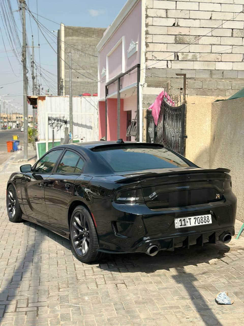 الموديل : 2022 وارد مريكي  🇺🇸 دايتونا أصل
العداد 40 ألف كم 
المحرك هيمي 8 سلندر 
 (6200 )
سياره جديدة كفاله ماعده بيهة بابتين بدلات أصليه 
ألاظافات ؛ اكزوز  موبر اسود
بلادي نغمه رهيبة 
 سياره برمجه ولف حماوه  رينسك  بلكات ريسنك 
سستم سماعات 
رقم بغداد بأسمي  تحويل ثاني يوم 
سعر ب235 وبي مجال 
***********
