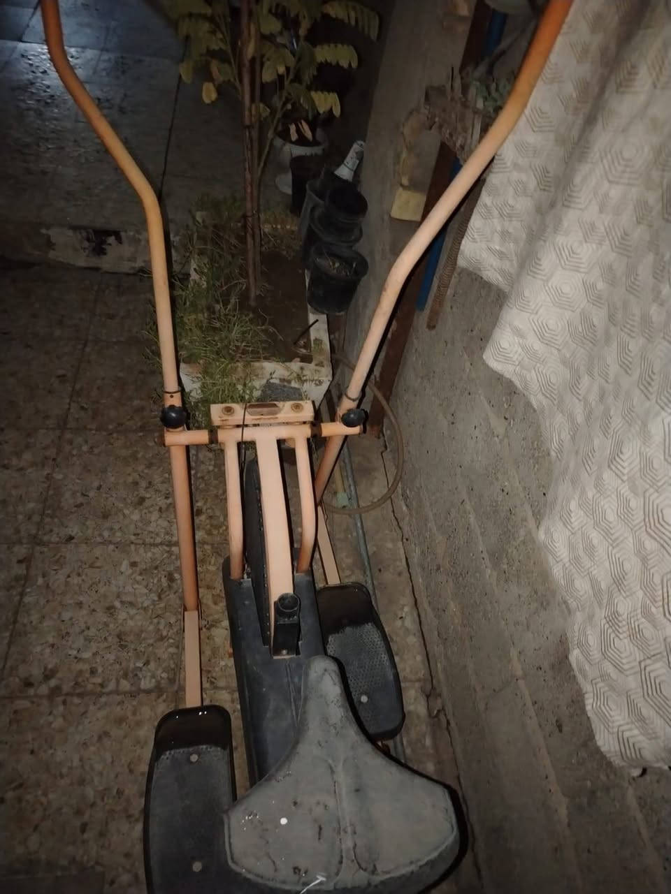 سلام عليكم عندي ھاذ باسكل اريد ٢٥ ملاحظة لا يوجد توصيل مكان الزعفرانية رقم ھاتف ***********
