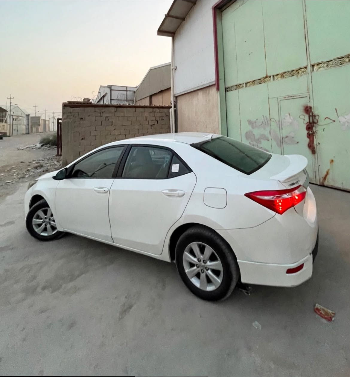 كورلا 2015 خليجي الشركه العامه رقم بصره دولي الجديد باسمنا مكينه 1600 المرغوب سياره كفاله عدا خسفه بالبنيد باقيه على حالها وصبغ ربع الباب الخلفي صفحه العبري اثر شخوط باقي سياره كفاله لون صدفي شاشه كبيره كامره خلفيه اشاير بالمري تحكم ستيرن جه وحده ابد ما ناقصها شي مكينه وكير كفاله العنوان البصره 
السعر 130 وبيها مجال تواصل واتساب ***********

