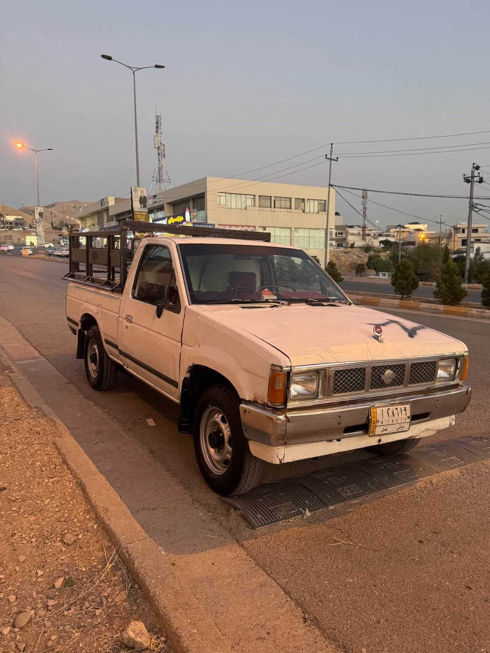 Nissan Z picub 1994
Nissan z naw sur makina gawra 
har hamw gyany ba sharty 10 fitar
ba sharty raqamw ta 2020 tazaya
nrxy 24 $ bo zanyary 
***********
*********** السليمانية, العراق

