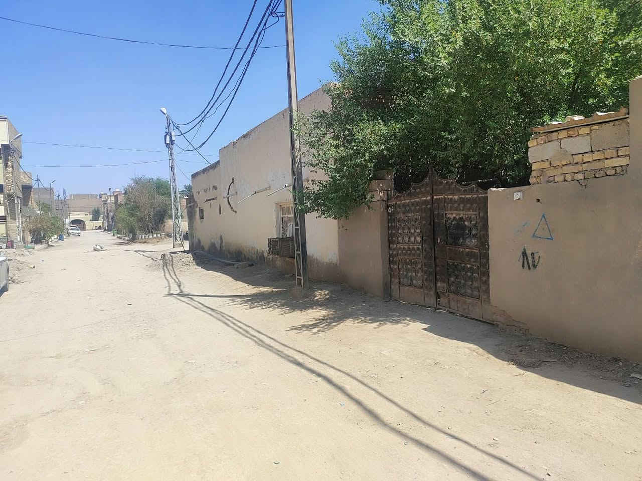 بسعر 105 مليون
عرصه للبيع طابو صرف
مساحته 199 متر بعرض 8 متر 30 سنتيم ونزال 24 متر واقع حال حاليا بيت نص عمر 
حي النهضة الثانيه خلف العابدي مول قرب روضه الانتصار الحكوميه
ثاني بيت عن الفرع
للاستفسار أكثر 725751460,,,,***********

