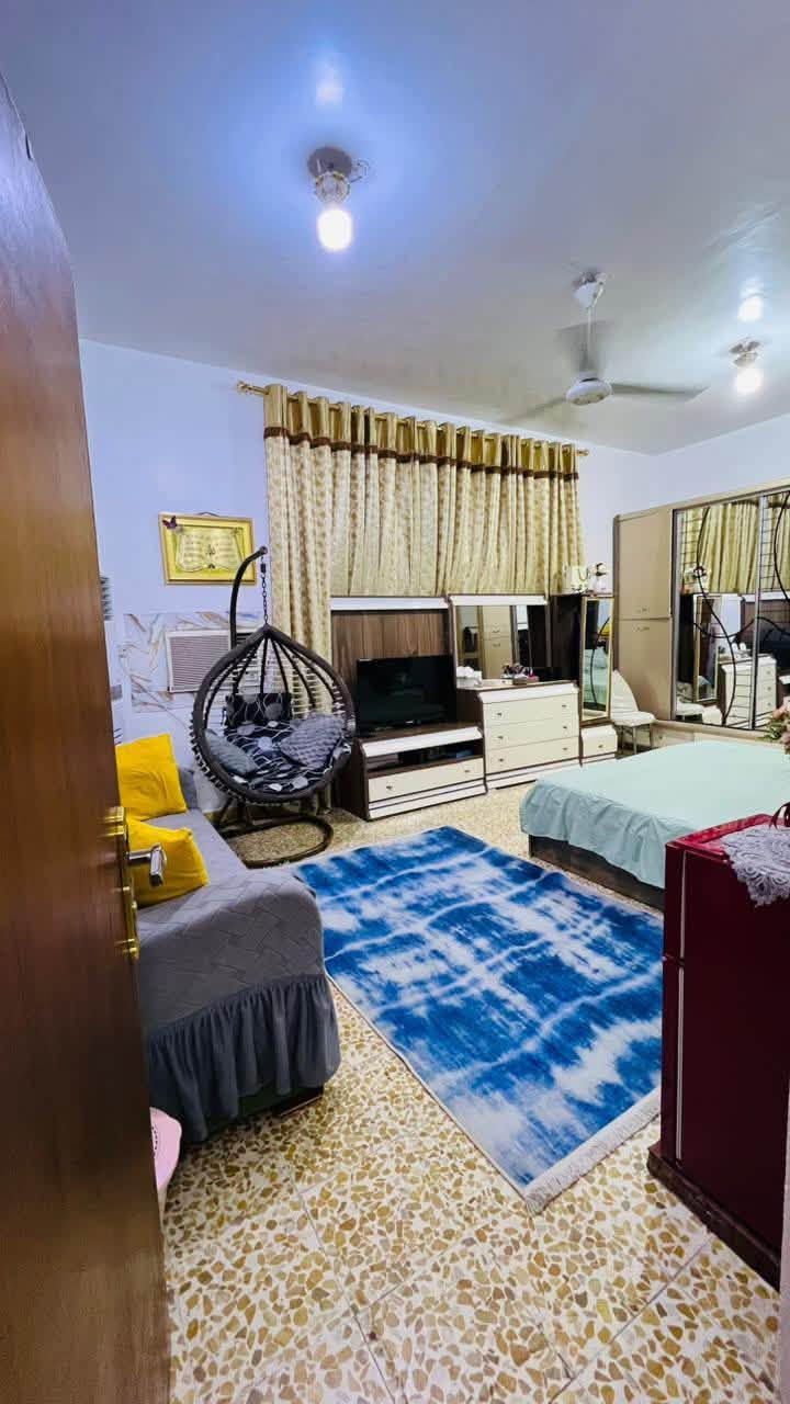 دار سكن طابو صرف في ( حي الكرار ) 
مقابيل ( المدرسة الحديدية )

مساحة ٣٠٠ م - شارع بعرض ( ١٥ م )
بناء طابوق - سقف صب كونكريت 
( ٣ غرف نوم ) - صحيات داخلية + خارجية 
(( بناء درجة أولى )) 

( كل الخدمات متوفرة - ماء - كهرباء - تبليط 
انارة - مجاري - ارصفة )

ملاحظة :- مطلوب أسكان ( ٢٧ مليون )
(( تحويل أو باقي مبلغ الأسكان على المشتري )

للاستفسار مراجعة مكتب غازي للعقار   
واسط - الزبيدية - قرب أفران المائدة  *********** 
***********
