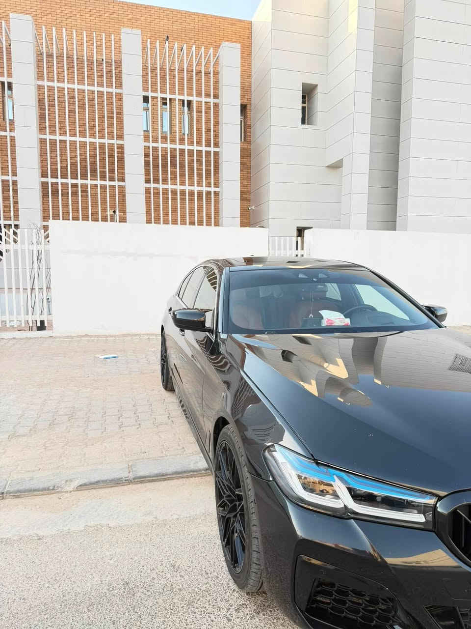 بي ام 540i
اعلى مواصفات موديل 2018 
محرك ٦ سلندر توين تيربو B58 المرغوب
الضرر جاملغ وبنيد 
مع ٣ رصعات بارد على كد اصبع 
محرك كير حداديه كفاله لسياره جديده 
ومتعوب عليها بدون شاصي 
ولا يرباك ولا لغد كفاله 

السيارة اعلى مواصفات ✅
فتحة سقف بانوراما 
ورادار امامي واناره محيطيه
 تحديد مسار تدفئة تبريد كشنات 
 3 اوضاع قياده كشن حضن 
وباقي لمواصفات معروفه 

الاضافات : كت M كامل وياله+ 
دعاميه سبايدرات دفيوزر + عليها برمجة 
دبات ريمونت + تعريب 
تفعيل وضع ال sort plus

رقم هاتف صاحب السيارة 
***********
