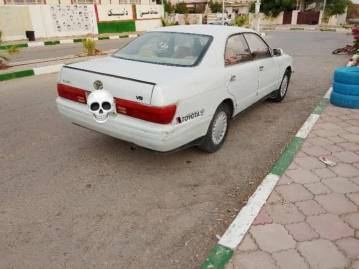 کراون  ١٩٩٤
مەکینە دونیو
گیرو مەکینەو اکسلو هەمو گیانی بەشەرت
تەنها موس
سەنەویە سەیارەکە بەشەرتی ئەوەلیات
جوار تایای لۆک
بۆ نوقسانی مەگەری کامل کارەبای بەشەرت 
کامل گیجو ناو گیج ئیش دەکا
بئ تەقەو رەقە بەشەرت بی دوکەل بئ بوخار بی سەوت قفل مەرکەزی 
تەرجیل سەماعە بەشەرت 
هەمو گیانی بەشەرت 
بئ لئدران
ئاڵوگۆر ناکەم نرخەکەی ٣٠ گلا  ناونیشان دەربەندیخان
ژم ***********
