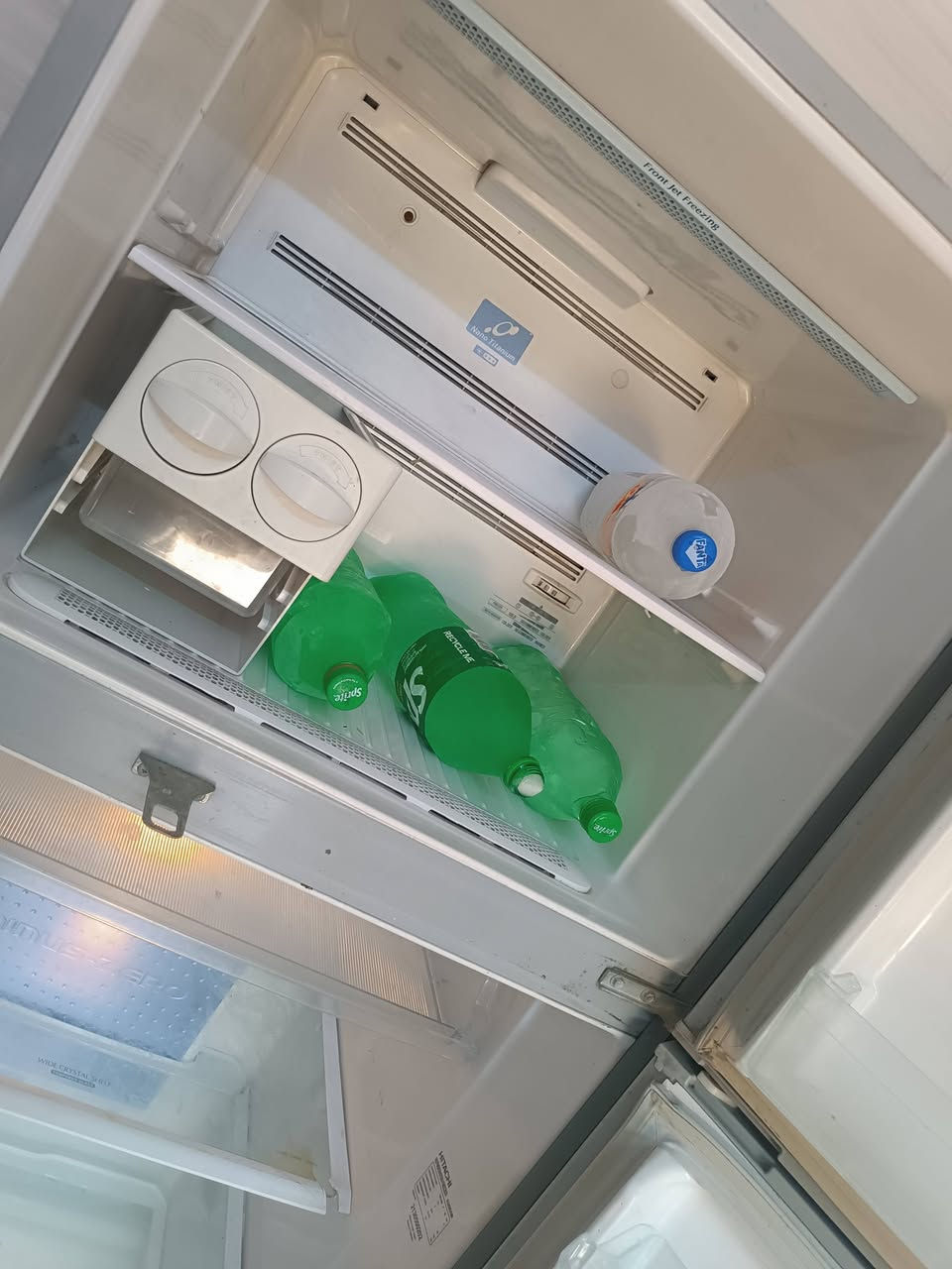 ثلاجه حجم كبير تجميج فول رقم واحد نضيف بشكل التبريد من جوه ضعيف السعر ١٩٠الف حي الشيماء ***********واتساب أو اتصال
