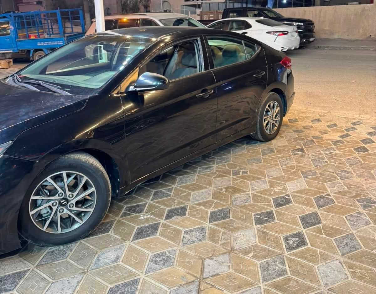 للبيع فقط بدون مراوس
النترا 2019 حادث بنيد فقط مصبوغ

بيها ملاحظات ناشر صورها 

التبريد مالتها بي خلل يفصل

مواصفات عاديه 

رقم وهزه جديده 

ماشيه 124 الف 

مكانها بغداد سيديه او زيونه 

سعر مناسب للشراي 

***********

