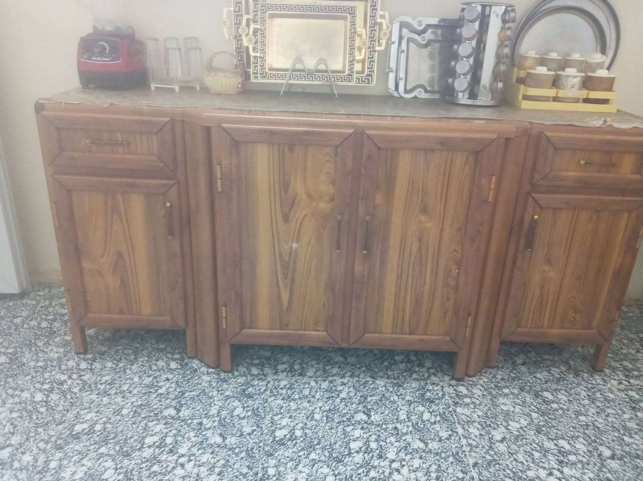 السلام عليكم
كاونتر للبيع نضافة 100٪ العنوان ديالى ناحيه كنعان الاتصال على الرقم التالي ***********
