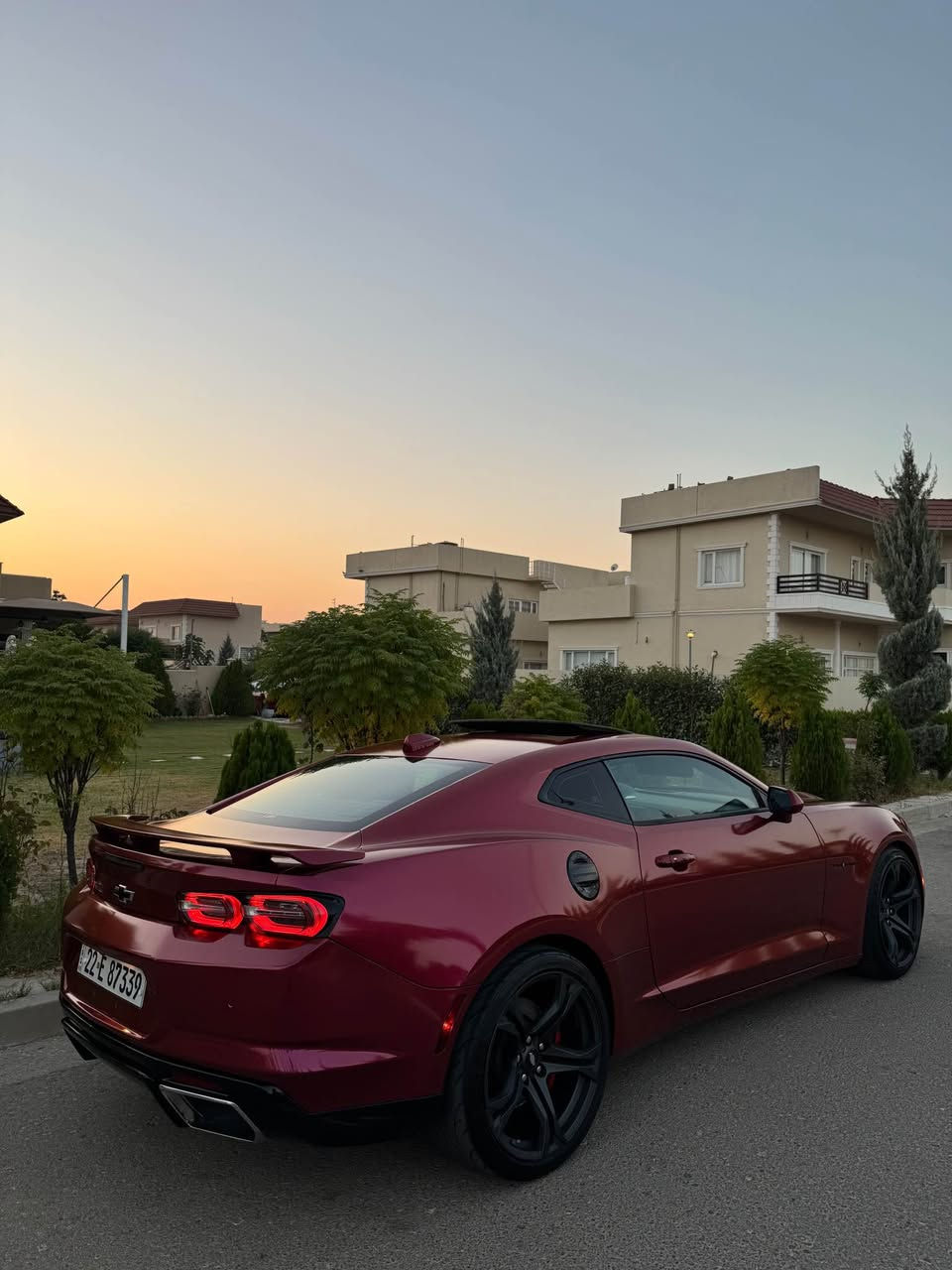كمارو 2SS 1LE 
موديل/2022
ممشى السيارة 54000km
8سلندر/ مكينه 6200
مواصفات 
فول الفول shock and steel 
رادار امامي 
رادار خلفي 
تشغيل عن بعد 
فجوج بريميو 
داتة شو 
مراية وسطية كامرة live view  
كشنات ريكارو الكنتارا وجلد 
تبريد كشنات حار بارد 
فتحة سقف 
مثبت سرعه 
4انظمه قيادة 
10 نمر گير 
شفتات ستيرن
گير اوتوماتيك 
حادث السيارة چاملغ جهة السايق شبر صبغ
ايرباك فقط ستيرن 
مع اكزوز سستم اصلي واكزوز سستم مزود هدية 
 وايرباك راجع بلادي 
سيارة مناقصها اي شي صور الحادث على الواتس اب على الرقم 
***********
سيارة ستوك ما موجود اي اضافة برمجة 
عليها تغيلف PPF متغير الالوان سويدي ضمان ١٠ سنوات أربيل, العراق
