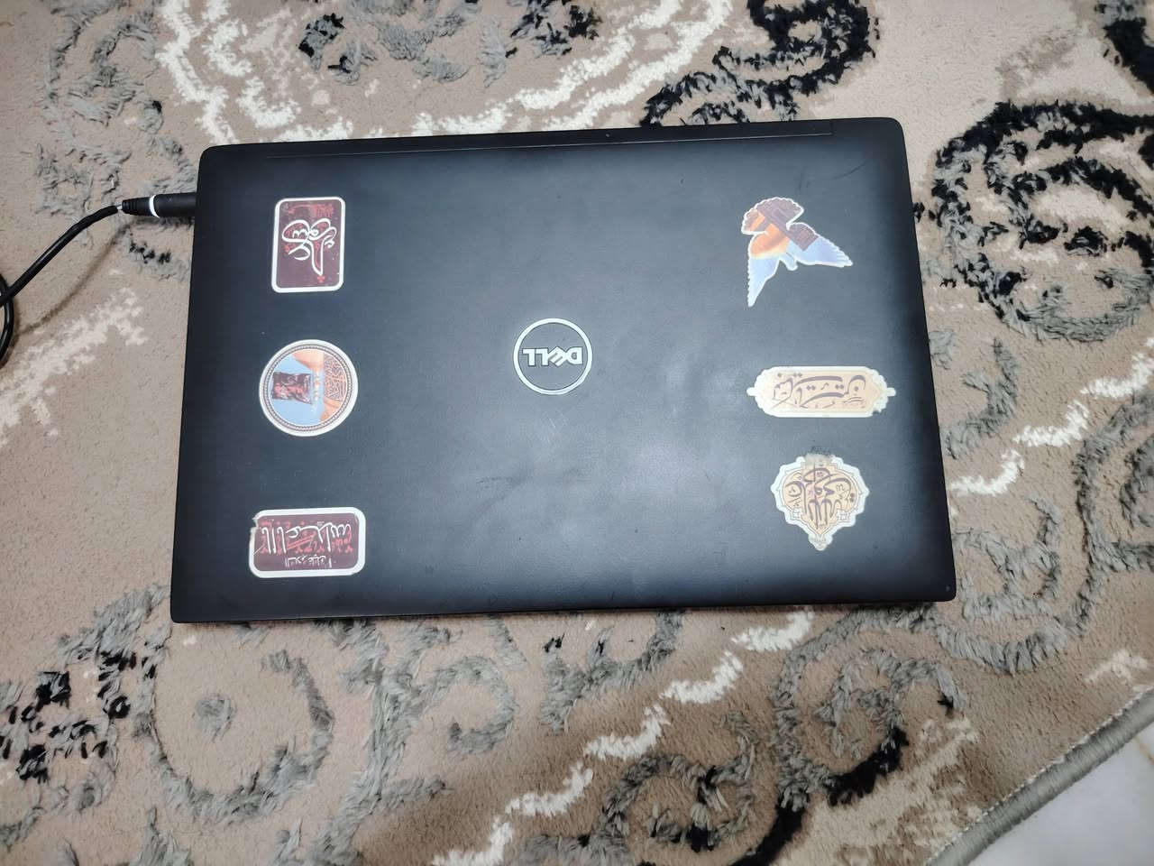 Laptop Dell 

المعالج : CI5 6300 U الجيل السادس 

الرام : 8GB مع وجد منفذ اضافي 

الذاكرة : 256 SSD
 
معالج الرسوميات : مدمج Intel(R) HD Grphics 520
حجم الشاشة : 14"

حال اللابتوب : مستخدم نضافة جيده او مقبوله

حالة البطارية : بيها ضعف استخدام بدون شاحنه ساعة تقريبا 

الاستخدام : مناسب للأستخدامات الدراسية والبرامج الهندسية ( لغرض الدراسة ) الطباعة والتصفح والالعاب الخفيفة 

ملحقات : فقط شاحن اصلي ليس تجاري 

السعر : 200 الف دينار  

العنوان : ميسان / العمارة 

رقم التواصل : ***********
