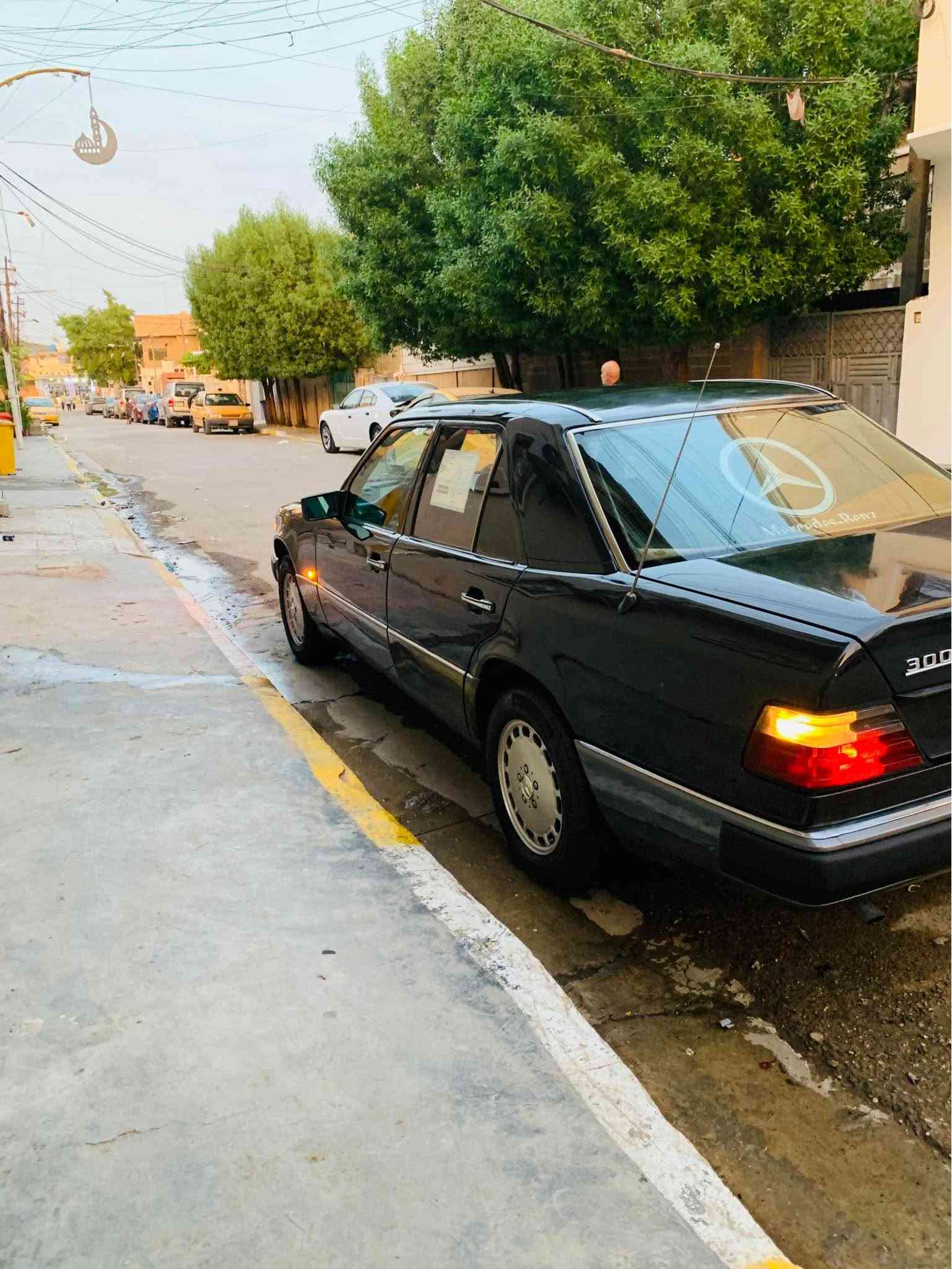مرسيدس ١٩٩٠ • بدون حادث • مكينة