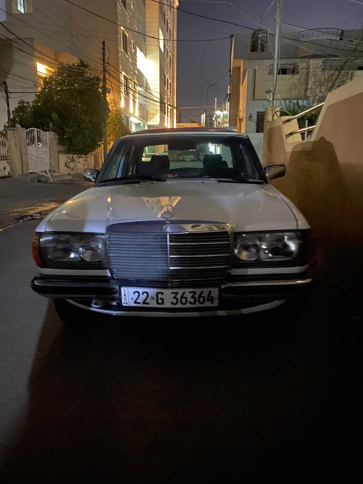 مارسيدس مواليد 1983 230Eكشنات نص جلد صبغ عام رقم اربيل صعر 11,000دولار رقم التليفون ***********
