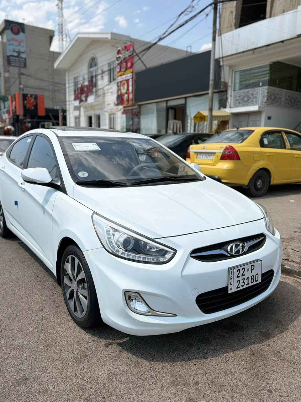 🚘اكسنت مضلع
🚘 لون: أبيض
🚘حالة: فول مواصفات + فتحة سقف موصفات ابلو 
🚘 السيارة نظيفة بدون صبغ 
🚘 محرك وگير بحالة ممتازة ✅
🚘 كير شرط 
🚘 محرك 16 شرط
🚘 سيارة بسمي شرط التحويل
🚘 تبريد ثلج 
🚘 ويل كروم
🚘 موديل 2014 
🚘 إشارات بالمري
 🚘  رقم أربيل جديد 
🚘 ماشية 75 الف
الشراي يتصل على الرقم
***********
📌 سيارة جاهزة بدون أي مصاريف إضافية
