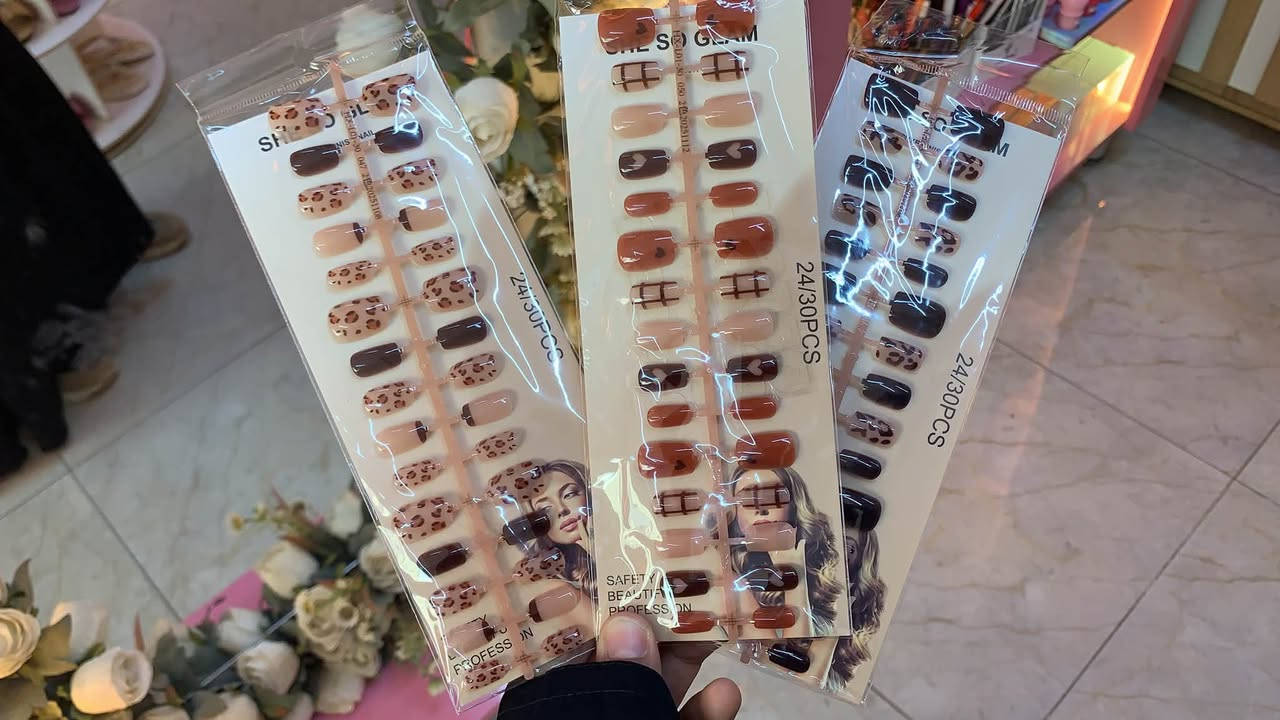 💅✨ دلّلي أظافرج وخليها تحچي عن أناقتج ✨💅

ألوان ومستلزمات أظافر تخلي إطلالتج أحلى وأكشخ 💖
اختاري اللون اللي يعجبج وخلي أظافرج تكمل جمالج 🌷

📲 للطلب والاستفسار واتساب:
***********

📸 الإنستغرام:
https://www.instagram.com/u.k0_0

📍 بغداد – حي الفرات، شارع الوسط، مجاور مكتبة هيا
🚚 يوجد توصيل لجميع المحافظات ❤️
