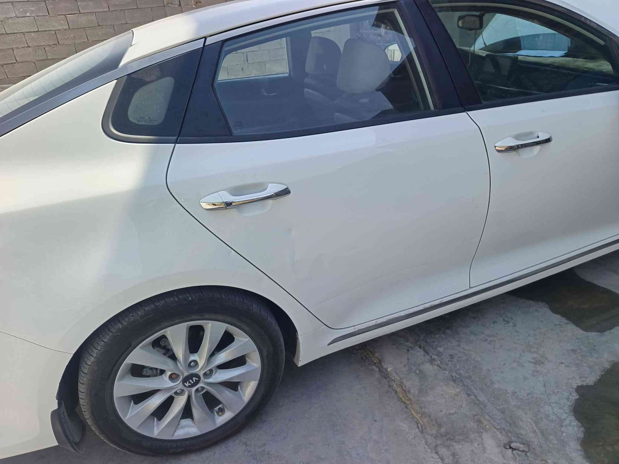 السلام عليكم
اوبتيما موديل 16 خليجي محرك 2400
ماشيه 153مكينه كير حداديه تخم تاير تبريد كله وضع شركه بصمه تحكمات شفتات حساس امامي خلفي لد نهاري 
السونار مرفق مع الصور 
السعر 148
***********
