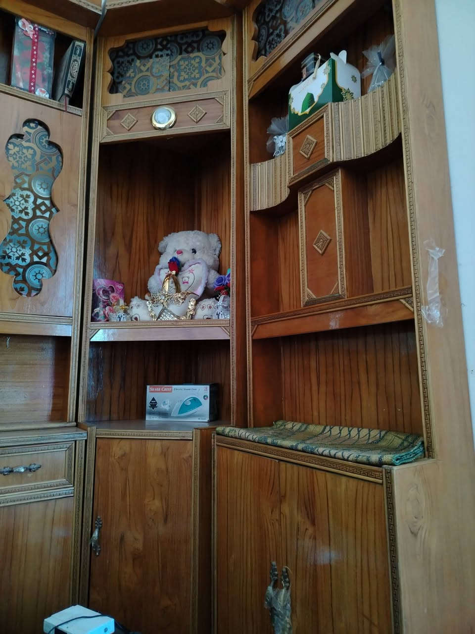 السلام عليكم للبيع غرفه مستخدمه شي قليل بعدهي جديده السعر ٩٥٠ وبيه مجال مكان الفلوجه الكرمه ***********

