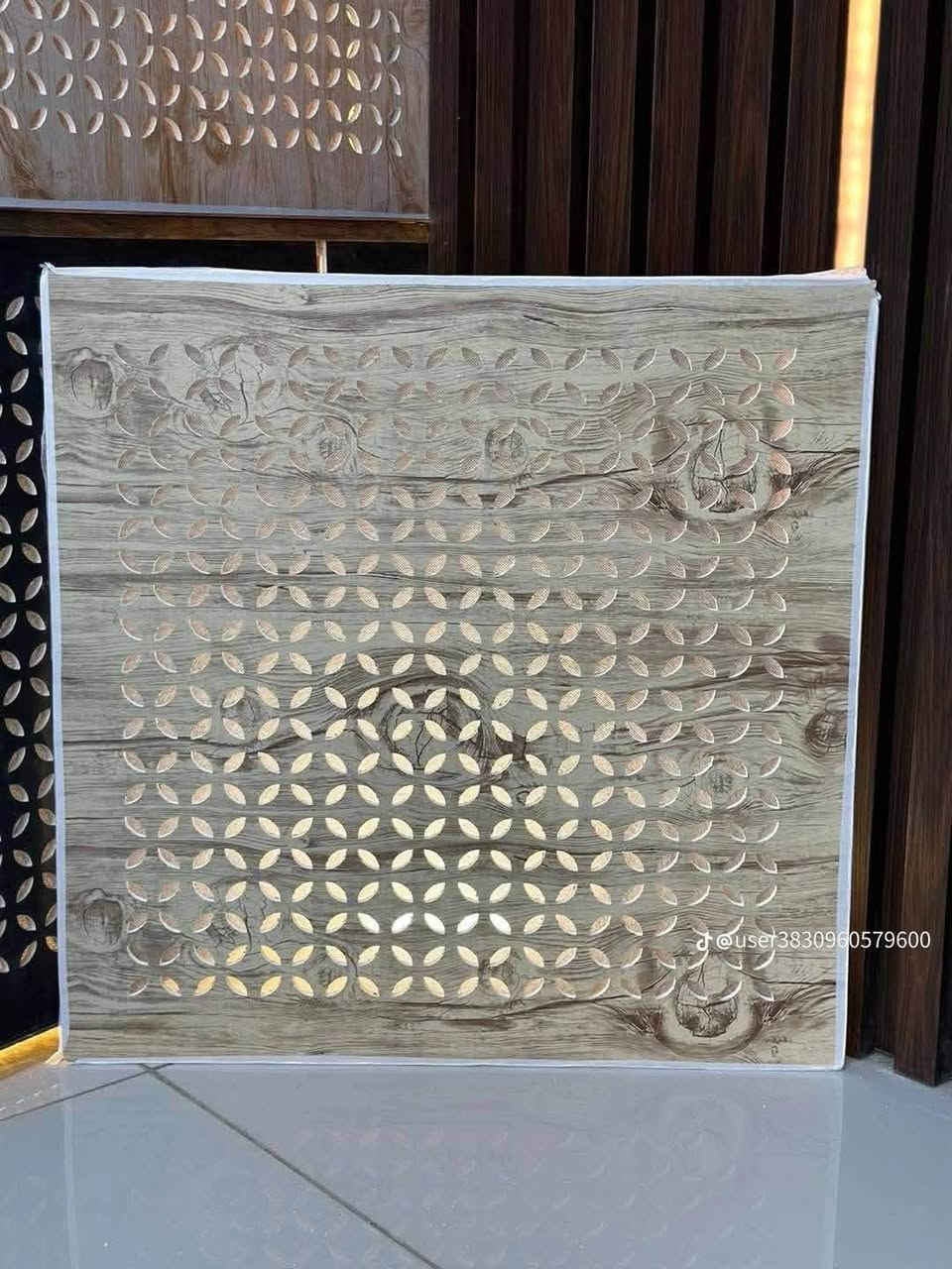 اشتغل سقوف وتغليف جدران سعر المتر12الف كرسته وعمل الستفسار اتصل*********** العمل فقط داخل بغداد +جميع انواع الصباغ اشتغل + بديل رخام + بديل خشاب

نص مكتوب في الصور:
- @user3830960579600