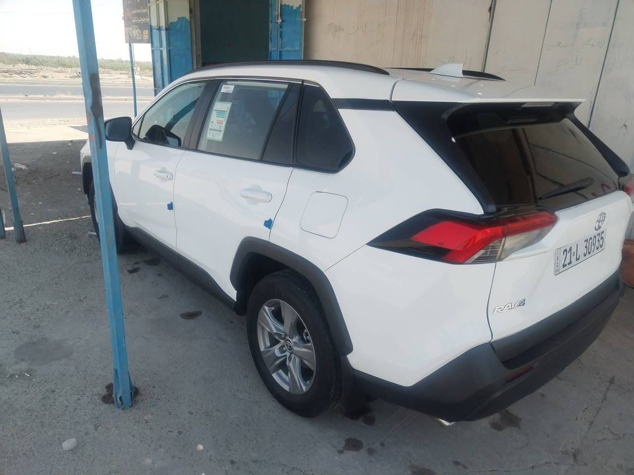 للبيع راف فور موديل  2022  فئه XLE  
 بانزين محرك 2500 وارد امريكي ماشية 64 الف ميل فقط
ضررها جاملغ خلفي بي صبغ اقل من شبروالباقي باردوعلى اثر باب جنطه شويه صبغ الباقي علفحص 
مواصفاتها:
٣ وضعيات قياده Normal, Echo, Sport  
 📍بصمه ودخول ذكي
📍تدفئه سترين
📍رادارات جانبيه ( نقطه عمياء )
📍رادار امامي (تحديد مسار )
📍اوتو هولد
📍اوتو ستوب
📍دخول ذكي   
📍فتحه سقف سلايد
📍كامره خلفيه
📍باب الصندوك كهرباء
📍كشنات كهرباء
📍تبريد قطعتين
📍تحكمات سترين
📍هاند بريك بصمه
📍مثبت سرعه تفاعليAdaptive Cruise Control
 مكان السياره صلاح الدين بيجي 
📌السياره حلوه ونظيفه ومابيها اي نقص بلعافيه على الياخذها
للتواصل ***********
السعر. 220  وبي مجال بسيط
