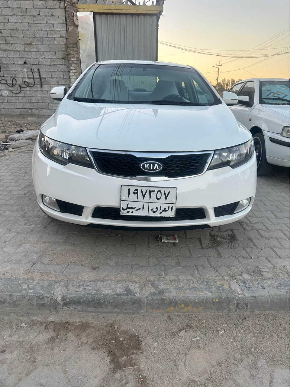 سلام عليكم 
سيراتو. مديل 11 خليجي 
محرك 1600 
بصمه 
فتحه 
حساسات 
كامره 
مري شفط
فول مواصفات
ضربه جاملغ خلفي.  وصبغ عام 
تحويل او وكاله 
سعر 68 وبيهه. مجال 
الاستفسار *********** النجف, العراق
