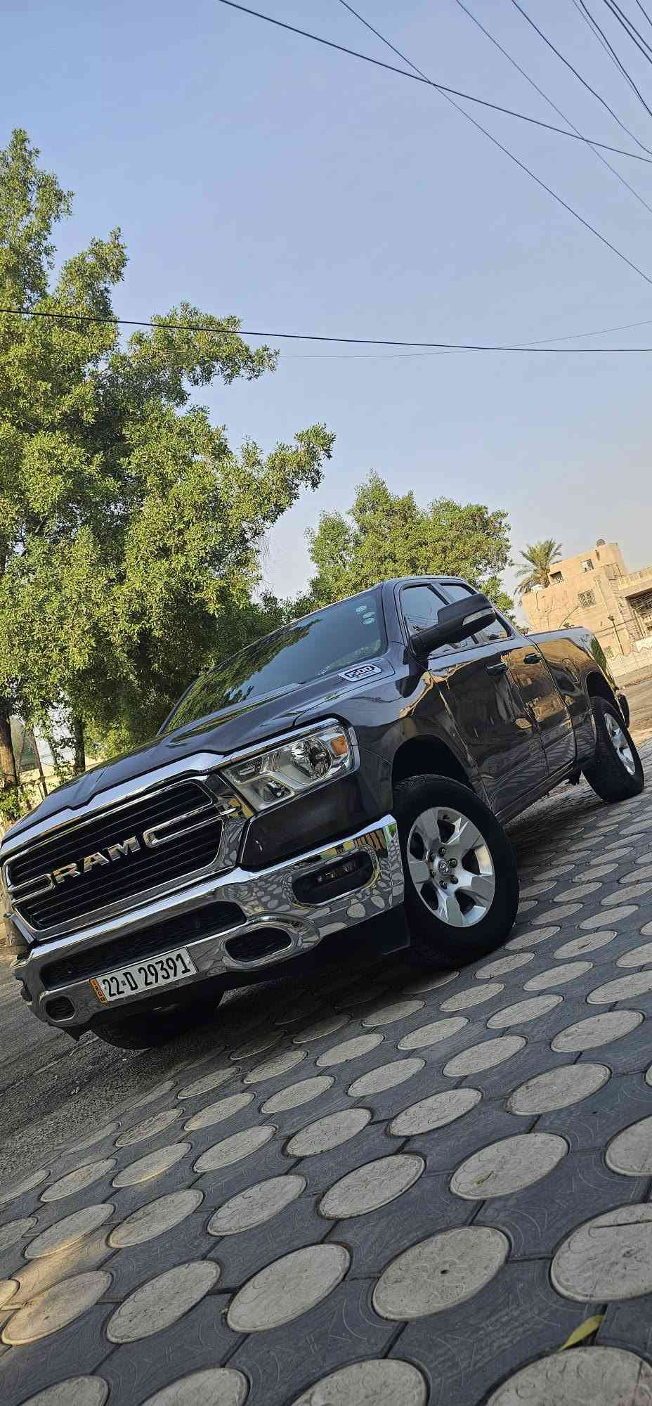 السلام عليكم
دوج رام 1500 2021 للبيع 
السيارة V6 ستة سلندر 
شاشة كبيرة بصمة سايد بريك بصمة تبريد قطعتين 
دفع رباعي 4×4 مانع انزلاق كير موس تحكمات ستيرن حساسات كامرة دوارة انظمة قيادة متعددة  وهوايه مواصفات بيها بعد 
بيها كتاب تضليل 80% وبيها صفحة اليسار كلير امريكا فقط بدون حادث السيارة وصور امريكا منشورة 
مكاني بغداد 
السعر 185$ وبيها مجال قليل
***********
***********
