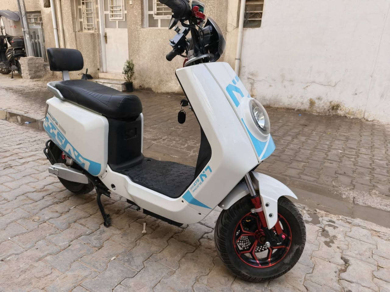 دراجه شحن
6 بطاريات سرعه 70 ملف 2000 سويجين وبصمتين شكل رياضي ويل ويدات دبلات و عنبار وجاملغ خلفي رياضي ستيرن كاربون فايبر قاعدة موبايل mb3 بلوتوث مشتريها بشهر الثالث مشايه اقل الالف الشراي يتصل مكاني بغداد الحريه ***********
