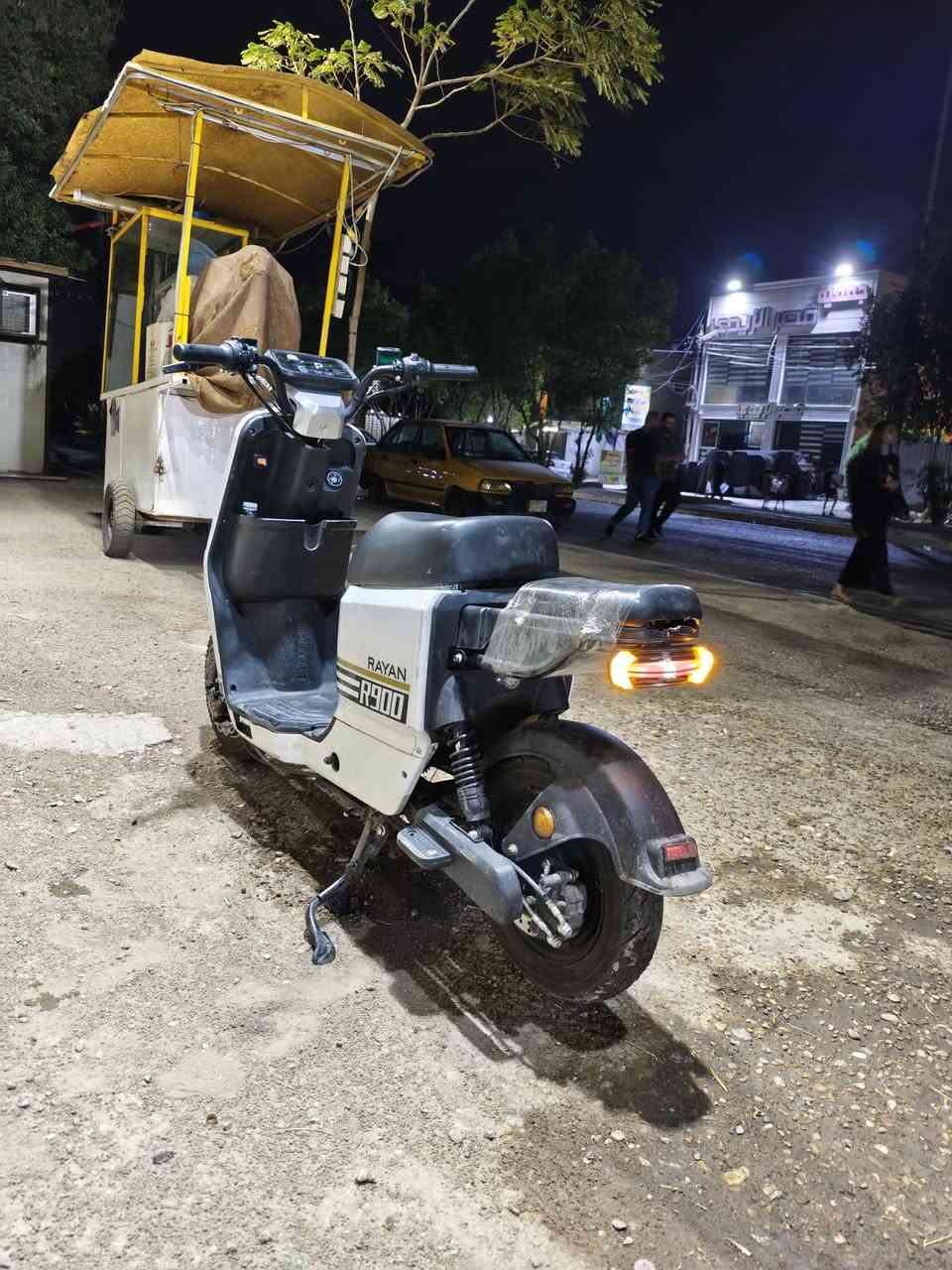 السلام عليكم عندي درجة شحن للبيع R900 مكان بغداد بطارية جدبد ٥ السعر 350 شراي تصل رقم ***********
