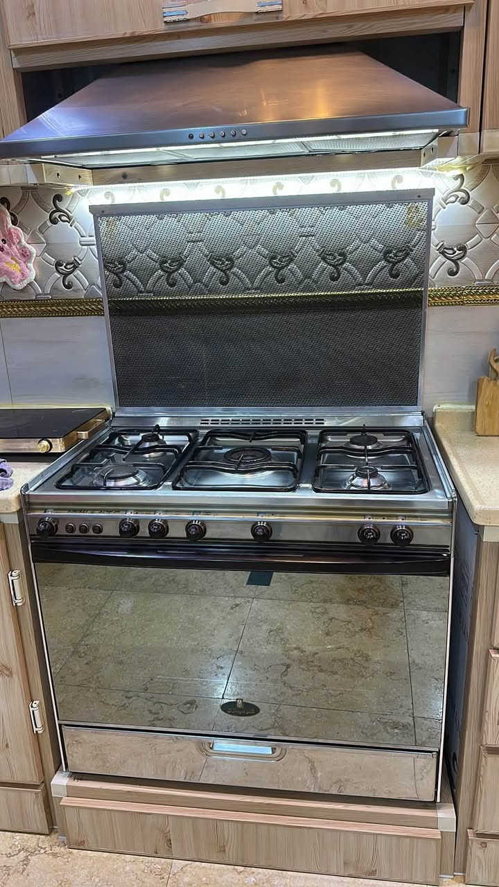 طباخ مستخدم قليل نوع كريازي ممتاز مابية اي عطل 
الاستفسار اكثر تواصل على الواتساب 

‪+964 781 623 8822‬
