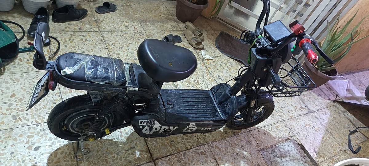 شحن شغاله فقط بيه لحيم بل شاصي جاهزه السعر ١٥٠ قفل قفل مكاني بل شعله *********** مراسله
