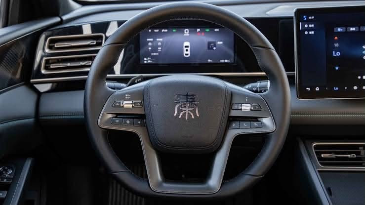 🚗 للبيع: BYD Qin L موديل 2025 | بحالة الزيرو تماماً 🚗

فرصة ممتازة للي يدور سيارة جديدة ومجهزة بالكامل بجميع البرامج والأوامر الصوتية، بدون عناء البرمجة أو الانتظار!
✨ أبرز المواصفات:
• العداد: 450 كم فقط (بحالة الشركة)
• المواصفات: أعلى فئة فول مواصفات (ما عدا الفتحة)
• الأنظمة والتكنولوجيا: 13 كاميرا محيطية + نظام الاصطفاف الذكي (Auto Park)
• الملحقات: جميع أغراضها الأصلية كاملة وبحالة الوكالة
🛠️ البرمجة والتجهيز (جاهزة 100%):
• تعريب شامل وكامل للأنظمة والواجهات
• تحدث وأوامر صوتية باللغة العربية: تسولف ويا السيارة وتنفذ أوامرك بالعربي مباشرة
• مجهزة بكافة التطبيقات والبرامج الأساسية للقيادة والترفيه
📋 الموقف القانوني والأوراق:
• السيارة كاتي (تترقم أربيل)
• الفحص والبراد كاملين وجاهزين
• متبقي لموعد التسجيل 60 يوم (شهرين) – تراجع المرور وتسجل اللوحة باسمك مباشرة
💰 السعر: (171 ورقة) قفل نهائي 🔒
📞 للتواصل والاستفسار (واتساب فقط):
السيارة في كركوك 

📲 ***********

