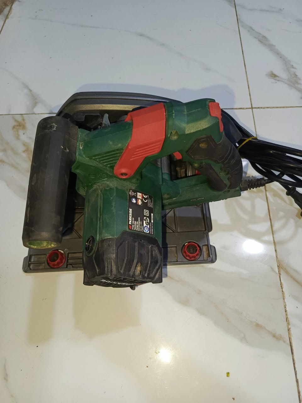 السلام عليكم منشار هل موجود مال بيت طلع صوت بيه وطفيته أنطني سعر وبالعافيه  ***********
