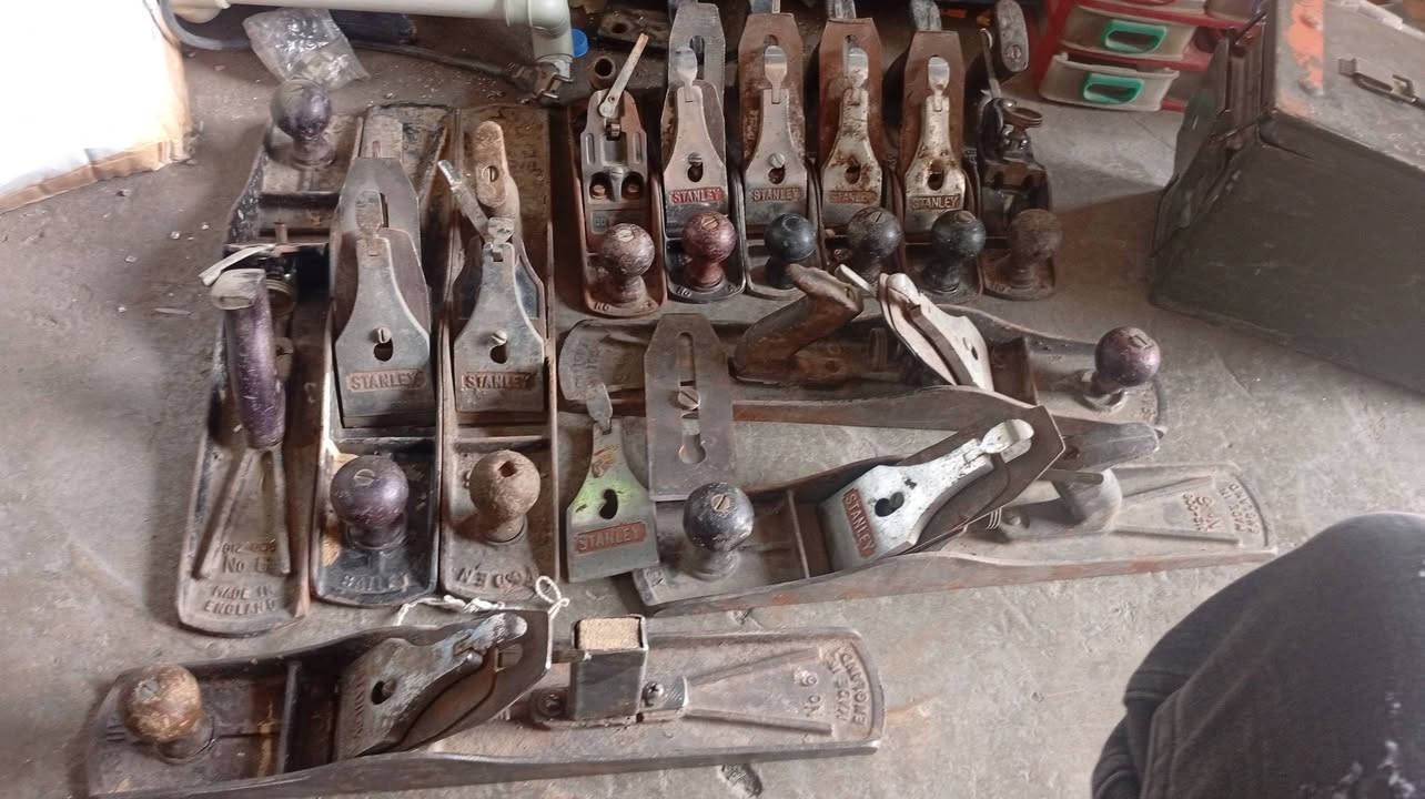سلام عليكم عندي 12 قطعه رنده 6 كبار او 6 صغار ابيع شلع قيم بما يرضي الله مراسله خاص او يتصل ***********
