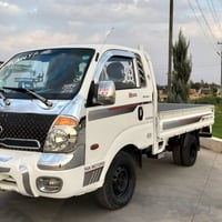 شاحنة • محرك ٣٠٠٠ • أبيض