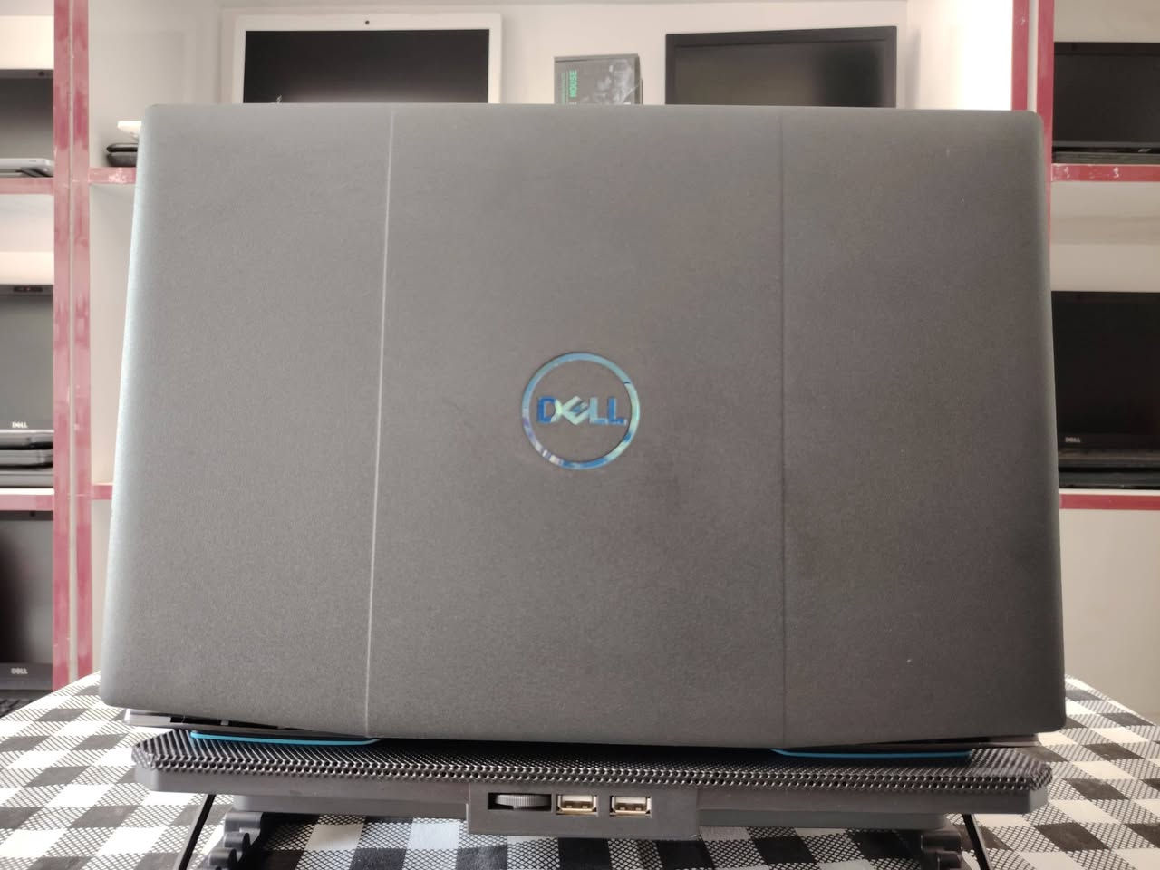 لابتوب گيمنگ 1660ti 6GB Cori7 gen 10 H برام 16GB 🔥🔥
💻 DELL G3 3500 GAMING

إذا تريد جهاز يجمع بين قوة المعالج + كرت شاشة قوي + شاشة 144Hz، فهذا الجهاز يستاهل اهتمامك 🎮🔥

━━━━━━━━━━━━━━

⚙️ المواصفات:

🎯 المعالج: Intel Core i7 — الجيل العاشر H

🎮 كرت الشاشة: NVIDIA GTX 1660 Ti — 6GB

🧠 الرام: 16GB DDR4

🚀 التخزين: 512GB SSD

🖥️ الشاشة: 15.6" Full HD

⚡ معدل التحديث: 144Hz

━━━━━━━━━━━━━━

🎮 مناسب للـ Gaming

🎬 التصميم والمونتاج

💻 البرامج الثقيلة

⚡ والاستخدام اليومي السريع

💰 السعر: 790,000 دينار فقط

🚨 الكمية: قطعة واحدة فقط

━━━━━━━━━━━━━━

🛡️ الضمان: [ 15 يوم ]

🚚 التوصيل: متوفر لجميع المحافظات

📦 فحص وتجربة الجهاز قبل الاستلام

━━━━━━━━━━━━━━

📞 للطلب والاستفسار:

📱 [***********]

📍 العنوان: [بغداد الامين الثاتية] 

🌐 مكتب الريادة للحاسبات
