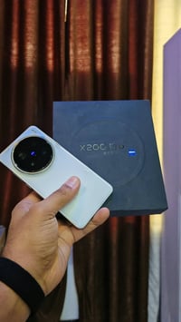 فيفو X200 برو • ١ تيرا • ١٦ رام