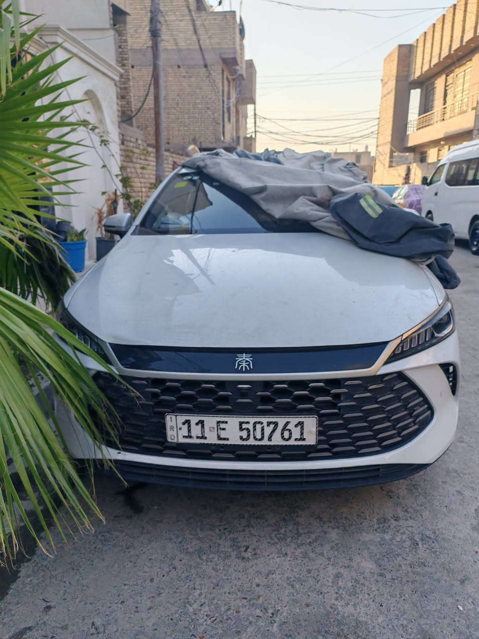 السلام عليكم بي وايدي للبيع سعر 18 و 500 
فئه جن بلاص  سياره زيرو مرقم كامله بسمي بعده بدهن شركه ما مبدل ولا مغسوله بتراب شركه داخل ابيض جلد ساره صار بيه شويه بارد بل صندوك عفته ع حطته ما مصلحه مبينه بل صور ناشر فيديو كامل رقم ***********
