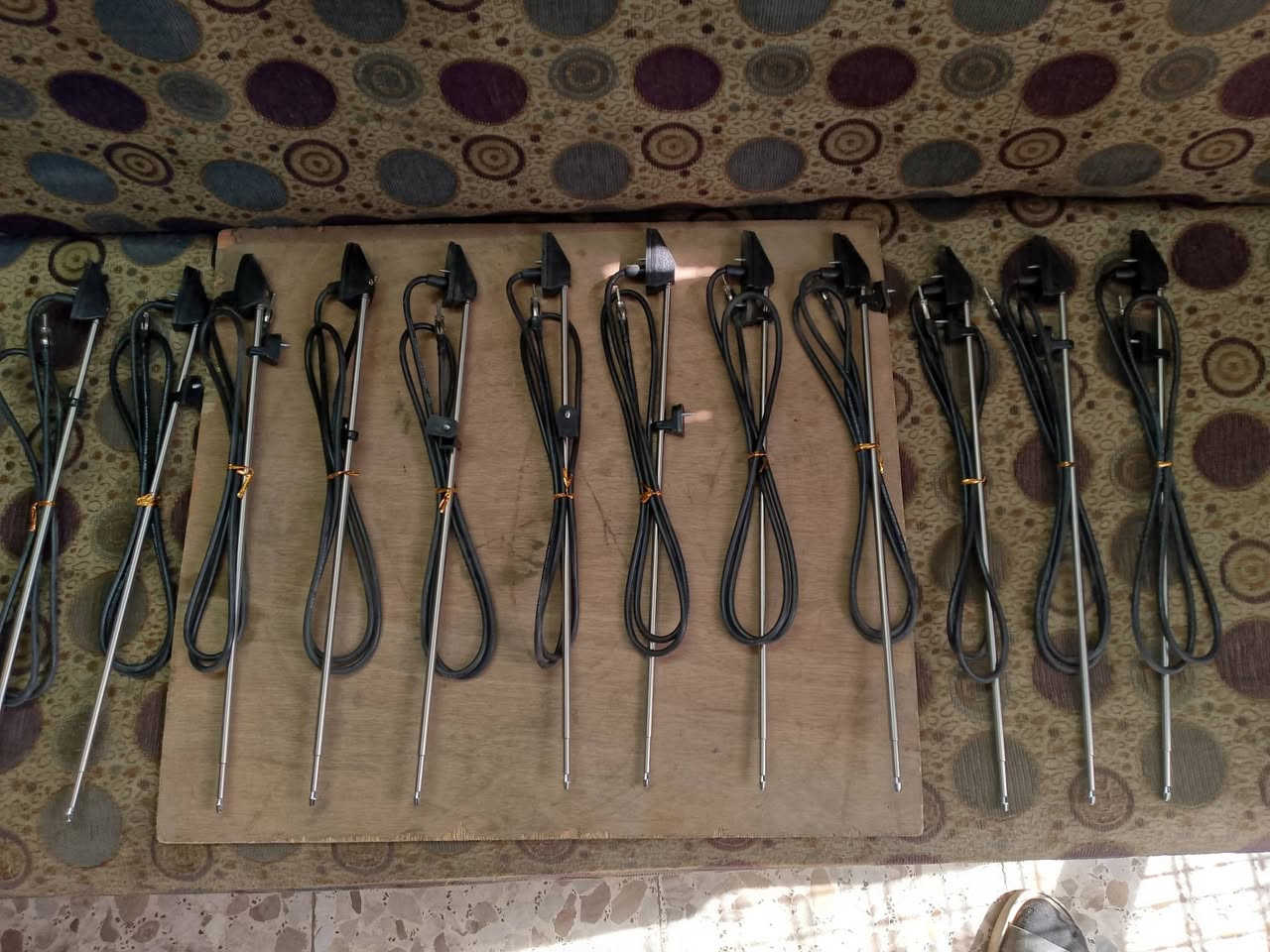 محلات ابو عادل لبيع الادوات الاحتياطيه للسيارات الكوريه كيا بنكو بريجو ام عيون فونتيرا بنكو 3 بغداد كسره عطش يوجد خدمه توصيل ***********

نص مكتوب في الصور:
- اري ل فونتيرا اصلي كوري
- ***********
- اري ل بريجو كوري ***********