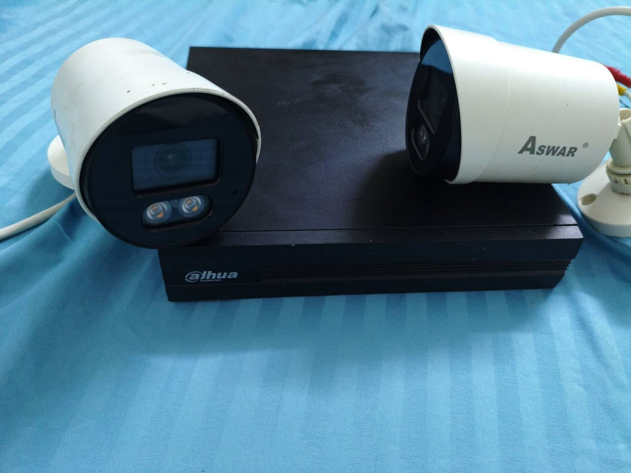 السلام عليكم من رخصه لادمن dvr 8كامرات 2 ميكا مع هارد 500 بنفسجي مع كامرتين اسوار 5 ميكا تشتغل عل. dvr  بسعر 110 يوجد توصيل داخل بغداد للتواصل ***********

