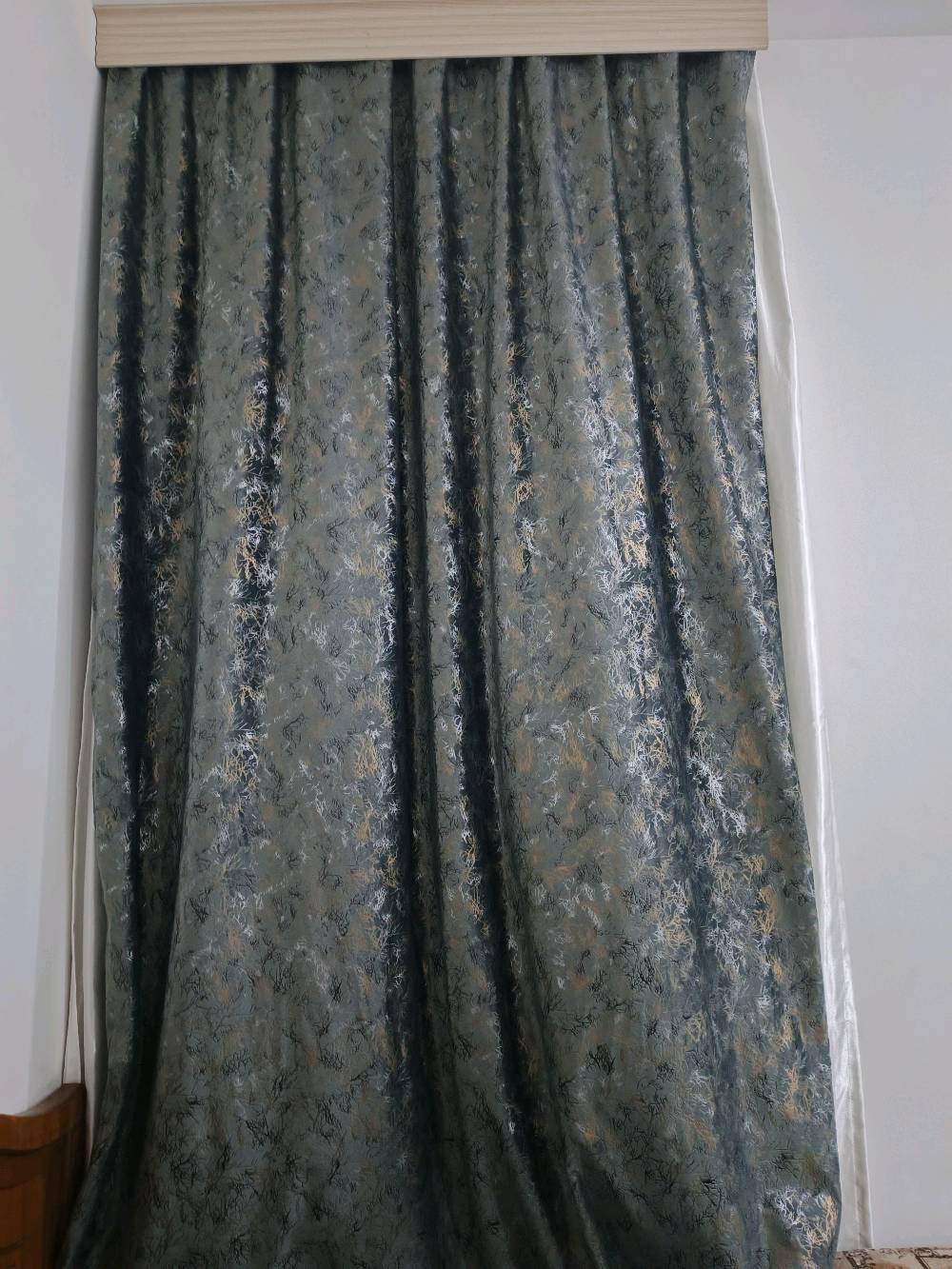 برده عدد 2 قطعتين 
طول 270 عرض 2m
2 بسعر 40 الف
تواصل ***********