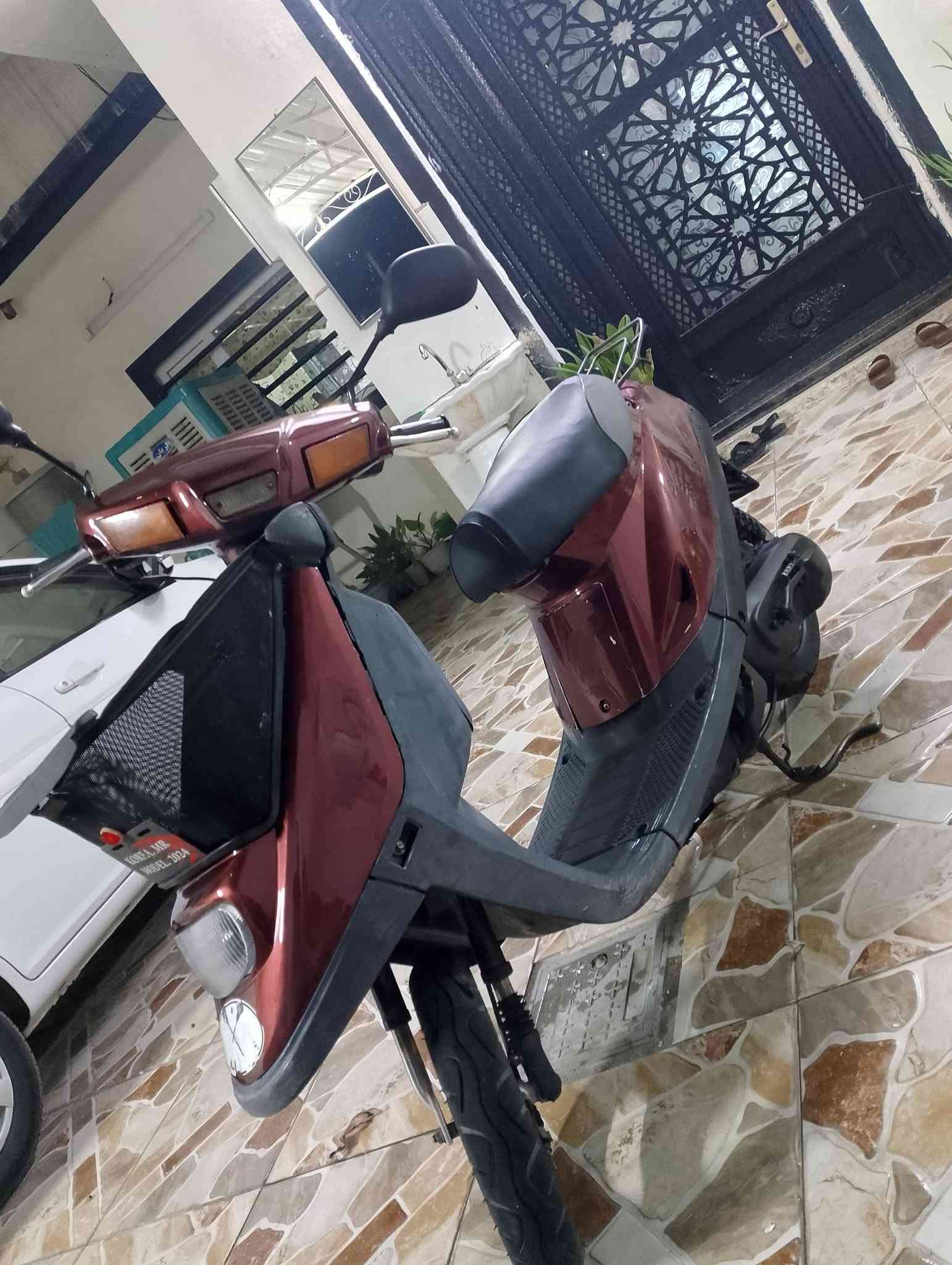 السلام عليكم، هذه الدراجة للبيع
النوع: ياماها (Yamaha))

المحرك: ما مفتوح وبدون أي مشاك

الكهربائيات: كلها شغالة ونظيفة

المكابح (البريك): يقف بمكانه، بدون أي عيب 

الفطر (الشرائح/الكفرات): ما مكسور بلادی

وجاهز بلاديالإطارات (التواير): جديد

تعال خاص و بعدین نتفاهم
***********
