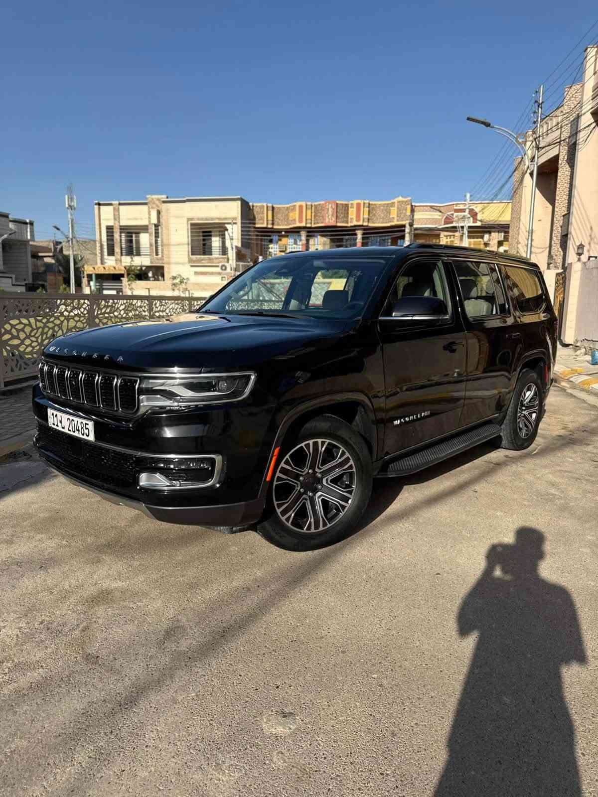 السلام عليكم
للبيع او مرواس حسب القناعه  
جيب واكنير 2022 JEEP WAGONEER, SERIES III
موصفات 
5كامرات
جكات 
فور ويل 
3 شاشات بلدشبول
الكشنات الاماميه تبريد وتدفئه
الكشنات الخلفي كهرباء وتدفئه 
استرين تدفئه بعد كومه مواصفات 
مكينه المرغوب 5700
حادثه بسيط بنيد مبدل بلادي وجاملغ بلادي بدون صبغ 
رقم بغداد باسمي تحويل مباشر 
اي استفسار حاضر 
***********
