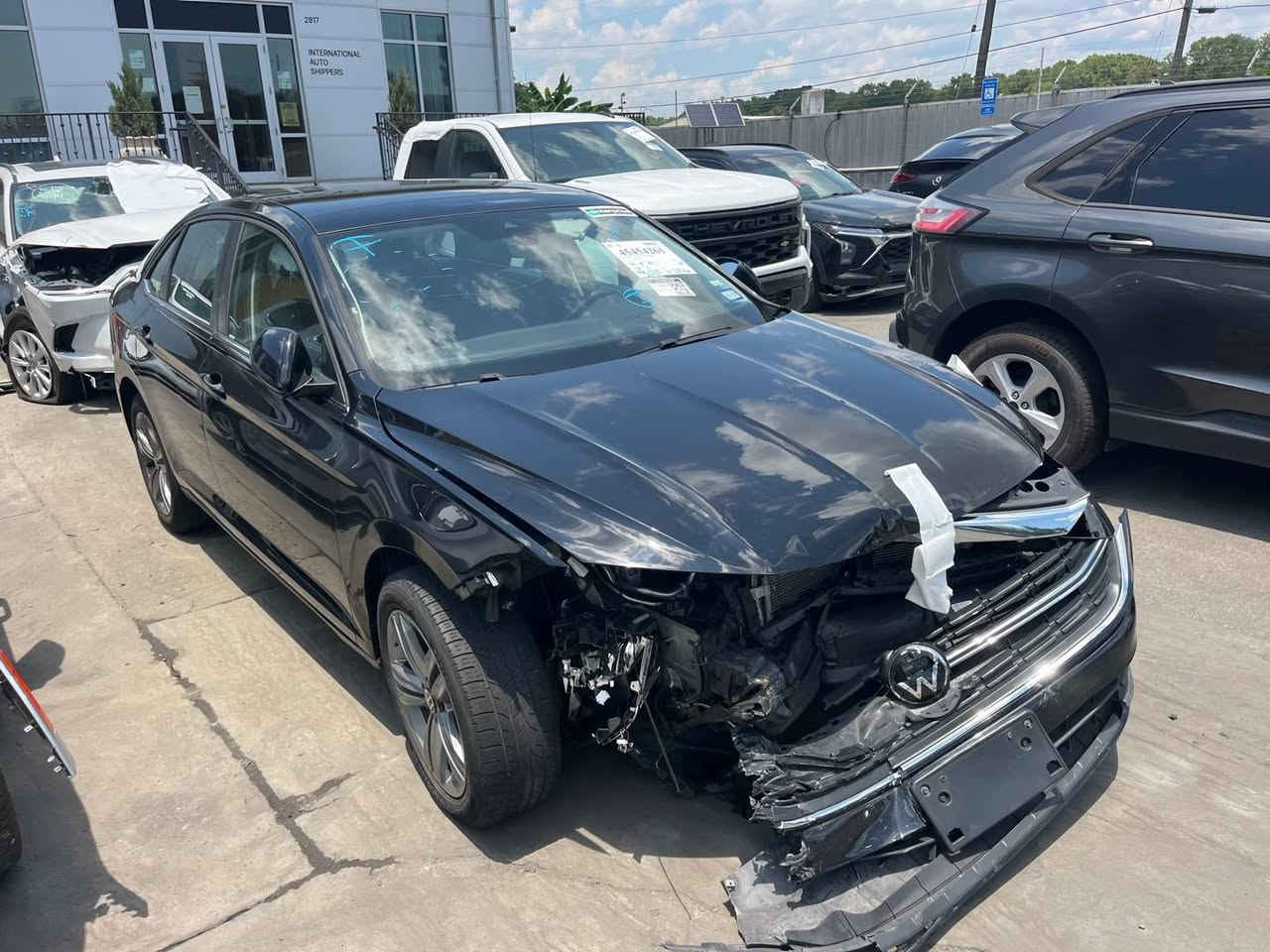 جيتا 2024 فول بانوراما 
سعر 125 بدون تصليح 
وصول جديد 
ماشي 45 الف 
رقم شاصي  3VW7M7BU3RM003557
مكان السياره عقرة
للأسفسار الرجاء اتصال او مراسلة الواتس اب
***********

جيتا 2024 فول بانوراما 
سعر 125 بئ جاكرن أربيل, العراق
