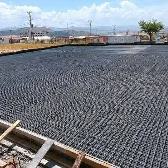 يوجد لدينا كادر حدادين تسليم مهندس ناخذ بطن وقطعي رقم الهاتف *********** ابو
