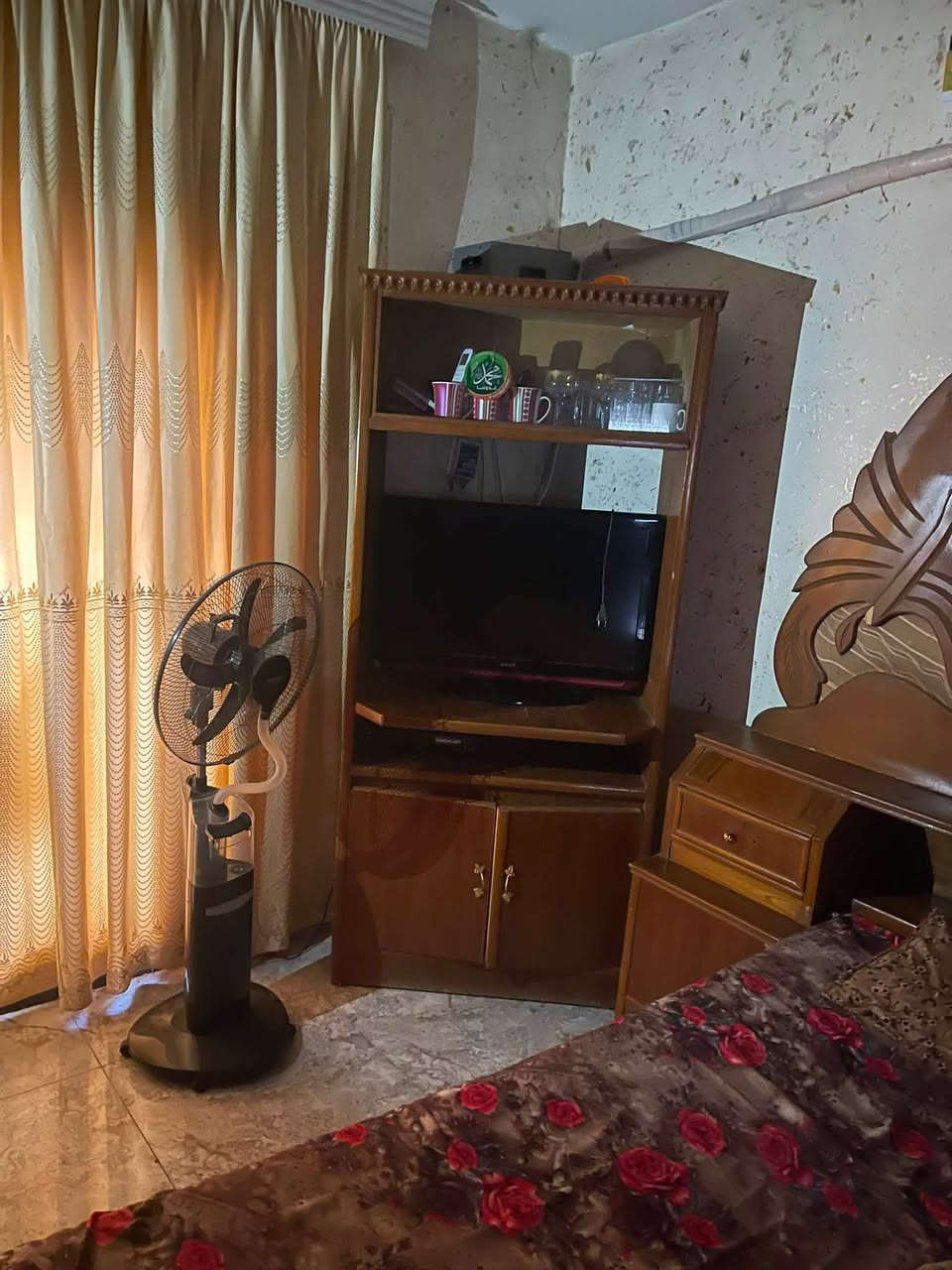 غرفه نوم صاج داخل وخارج احطاطه السعر ٤٠٠ وبيه مجال للطيبين وليحب يتصل على هاذا ***********
