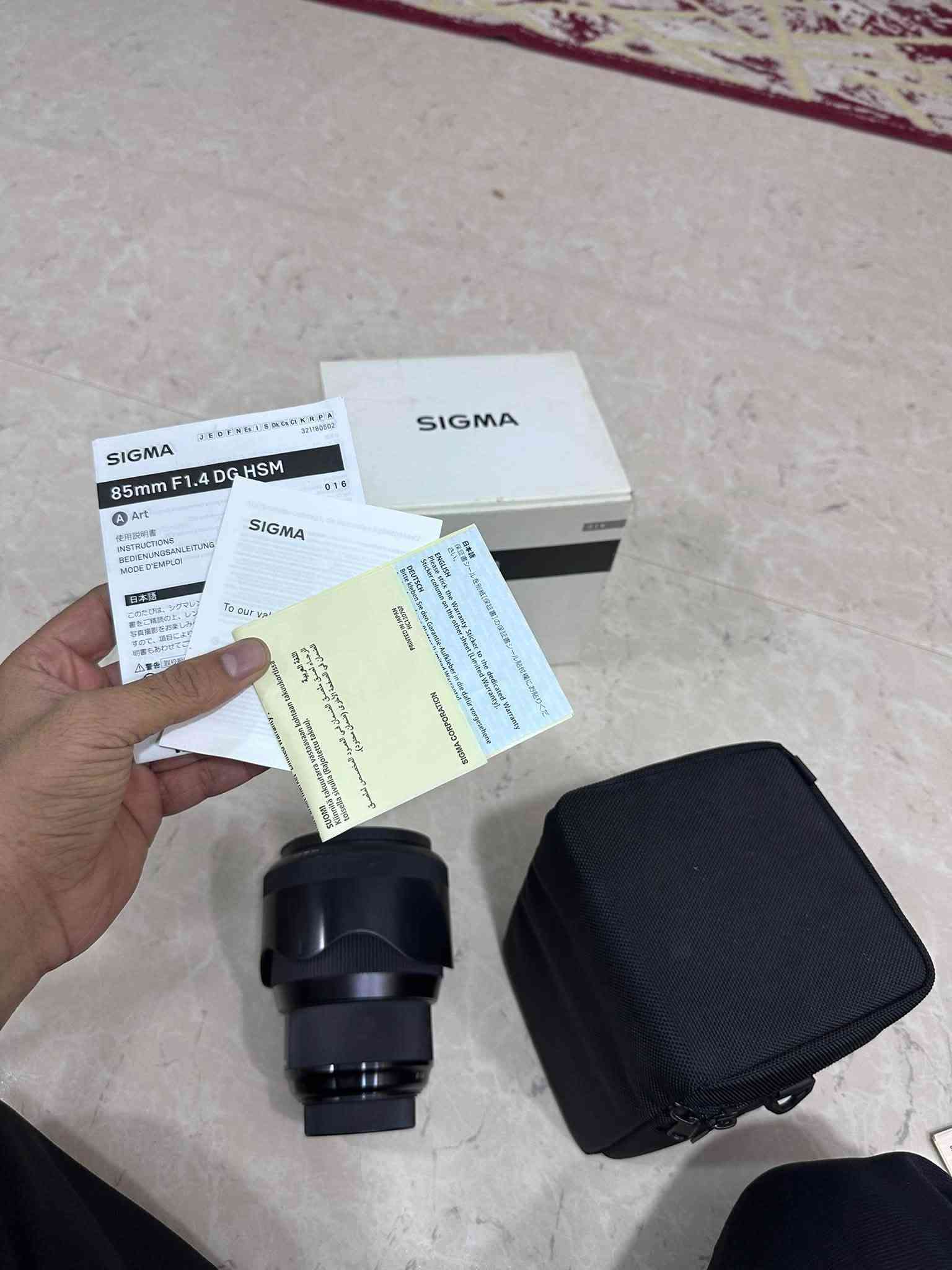 عدسة نيكون 85          mm f 1.4  Art
النضافة امام عينك استخدام قليل 
السعر 650 الف

