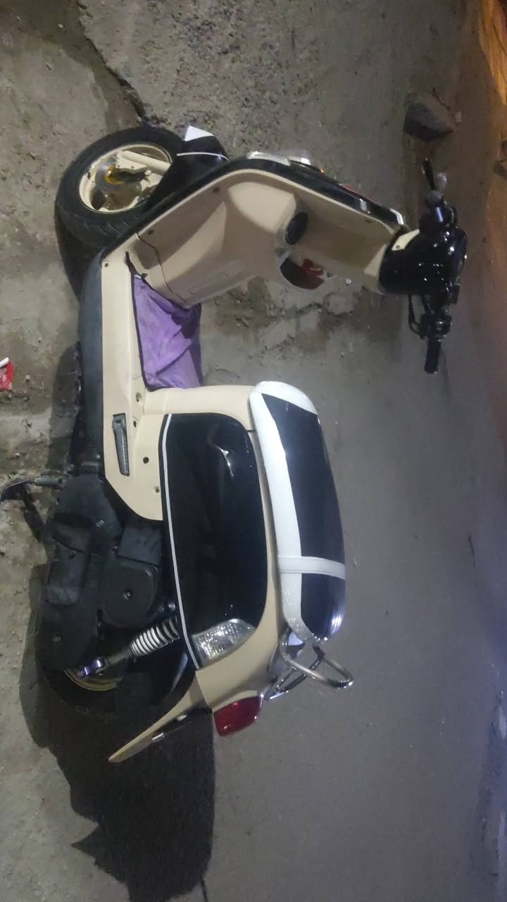 ةدراجه بوليسي  نوزل ما مفتوحه فقط تنضيف نوزلات  سعر 650وبيه مجال قليل مستعجل على بيع ***********
