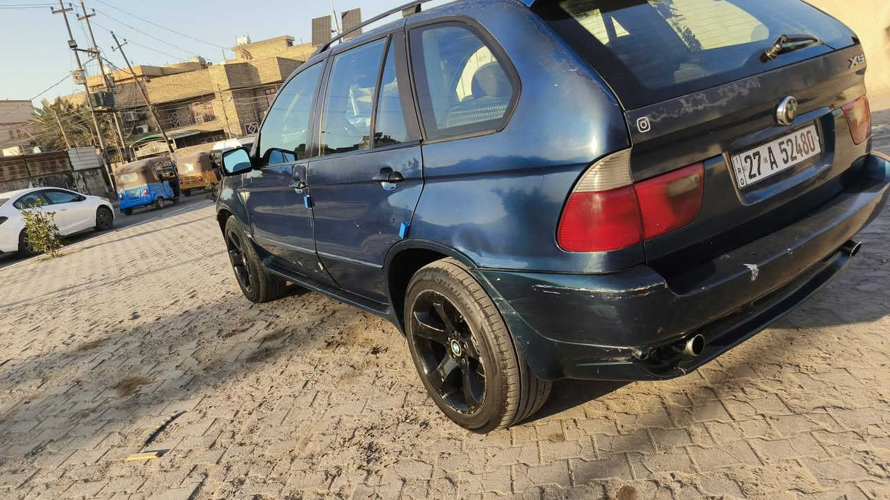 السلام عليكم بيع فقط
للبيع BMW X5 موديل 2001 مكينة 6 سلندر 3000 كير اوتو مسكر دبل فانوس 
شاشة تحكمات السيارة جاهزة 
سلايد روف ترحيب بل مري 
السعر 50 وبيها مجال 
للاستفسار ***********
